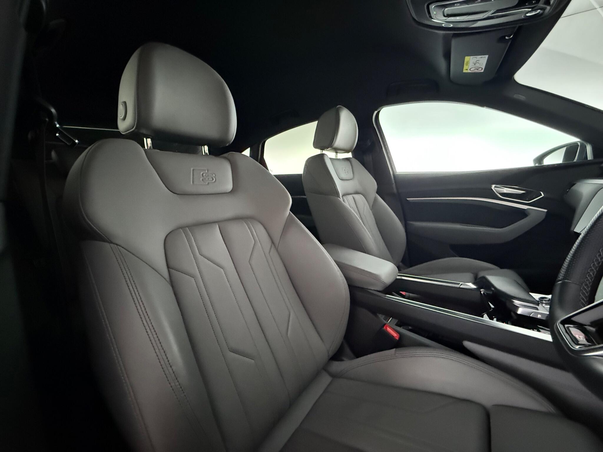 Audi E-Tron view 32