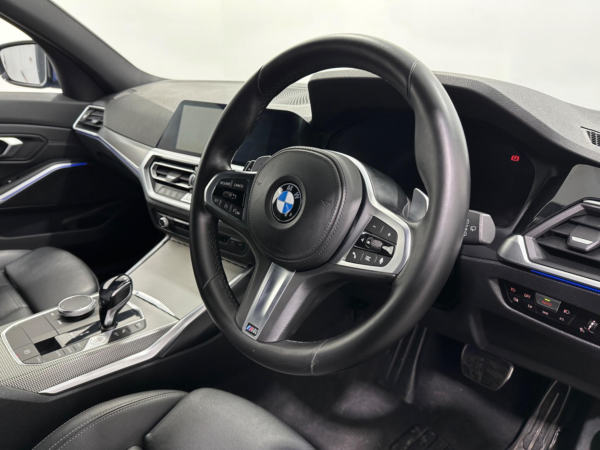 BMW 3 Series view 11
