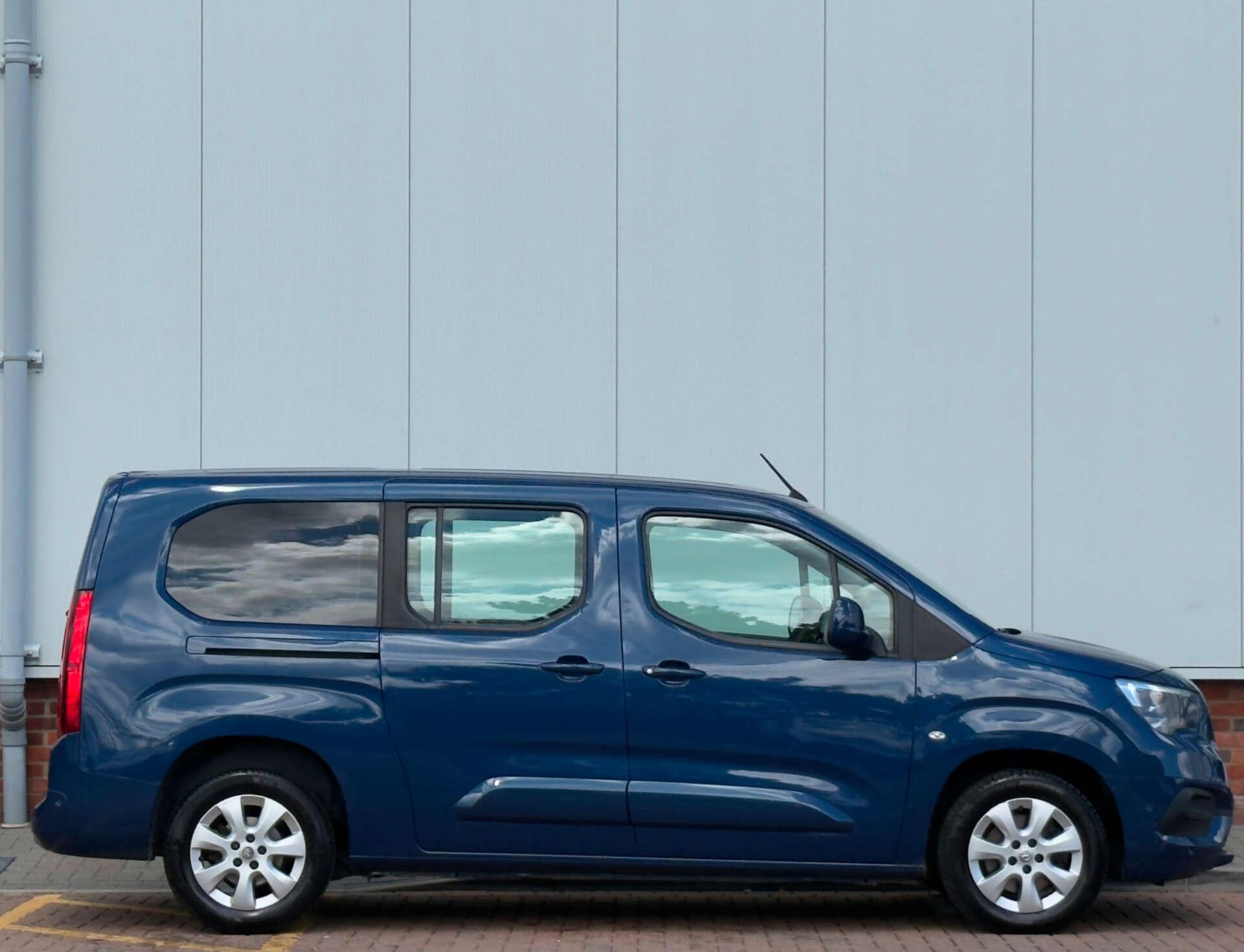 Vauxhall Combo Life view 9