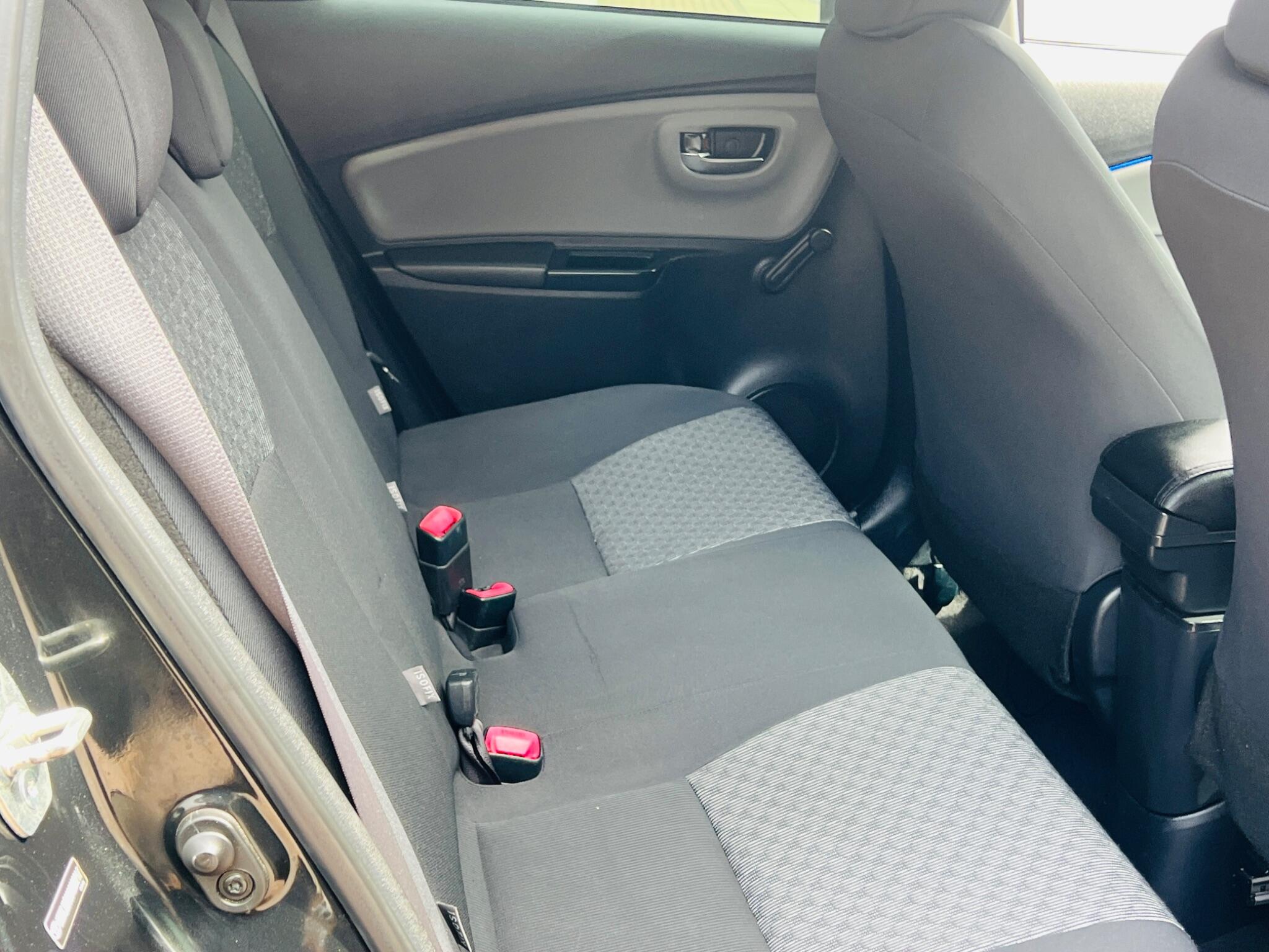 Toyota Yaris view 34