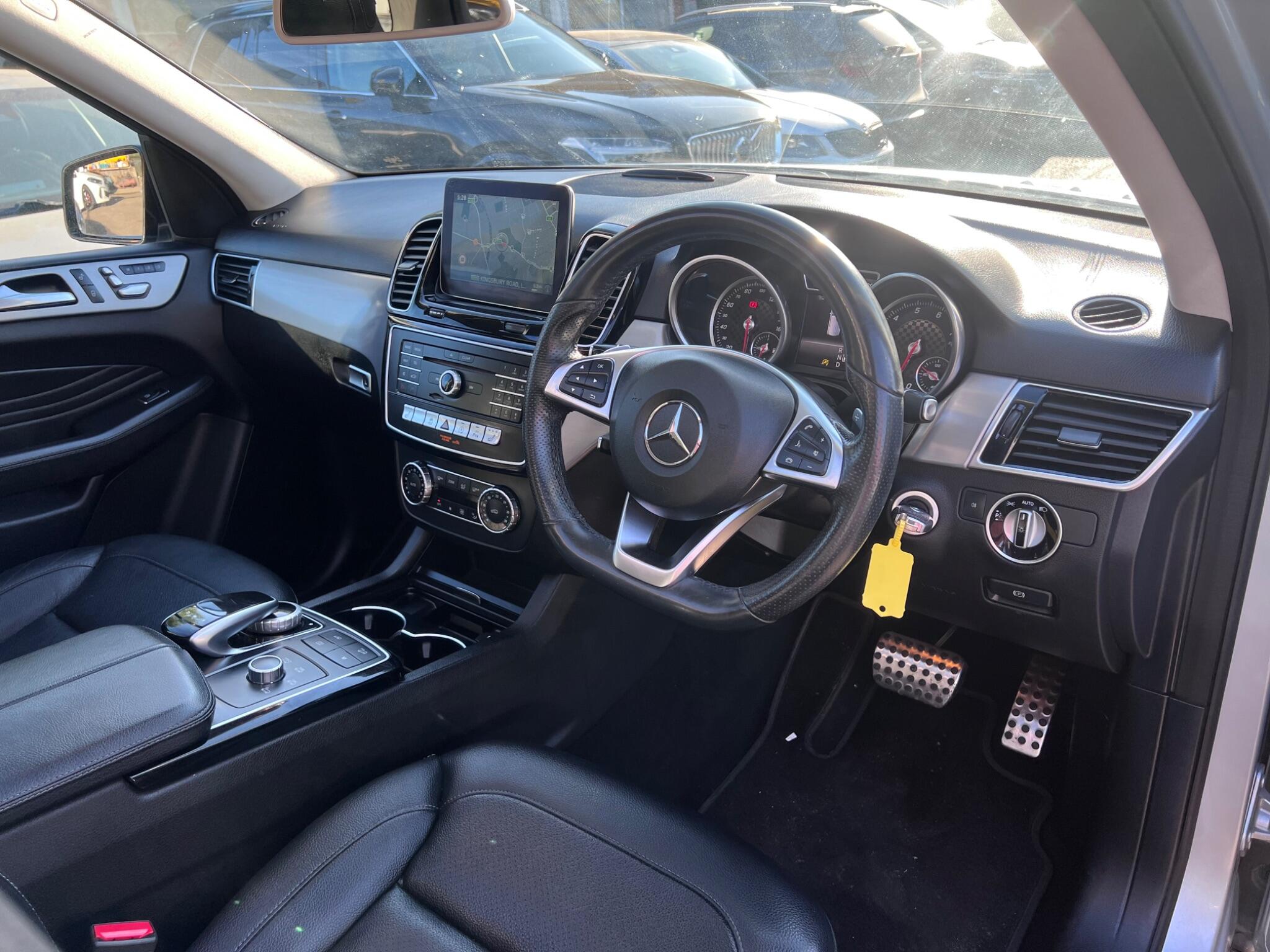 Mercedes-Benz Gle view 18