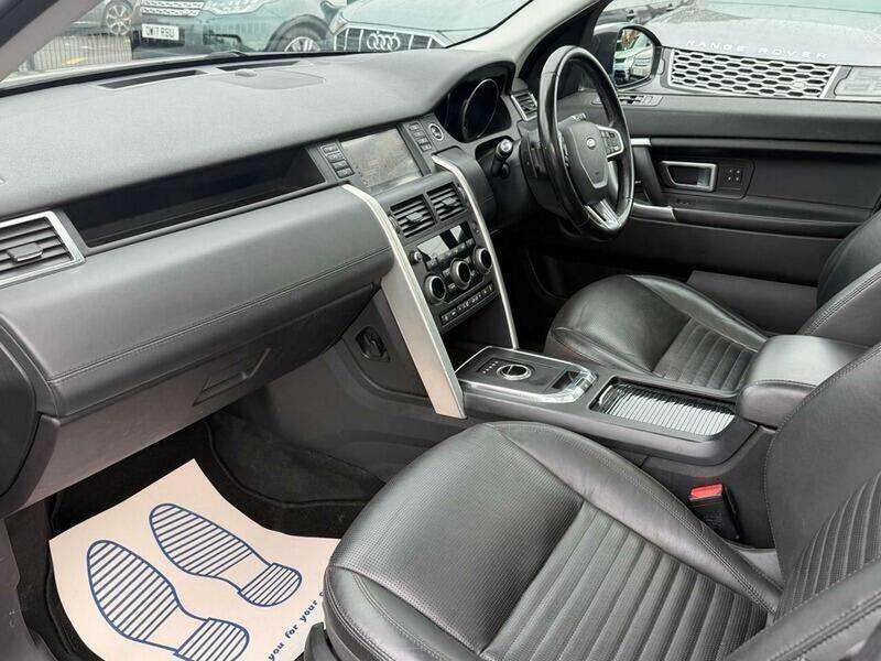 Land Rover Discovery Sport view 26