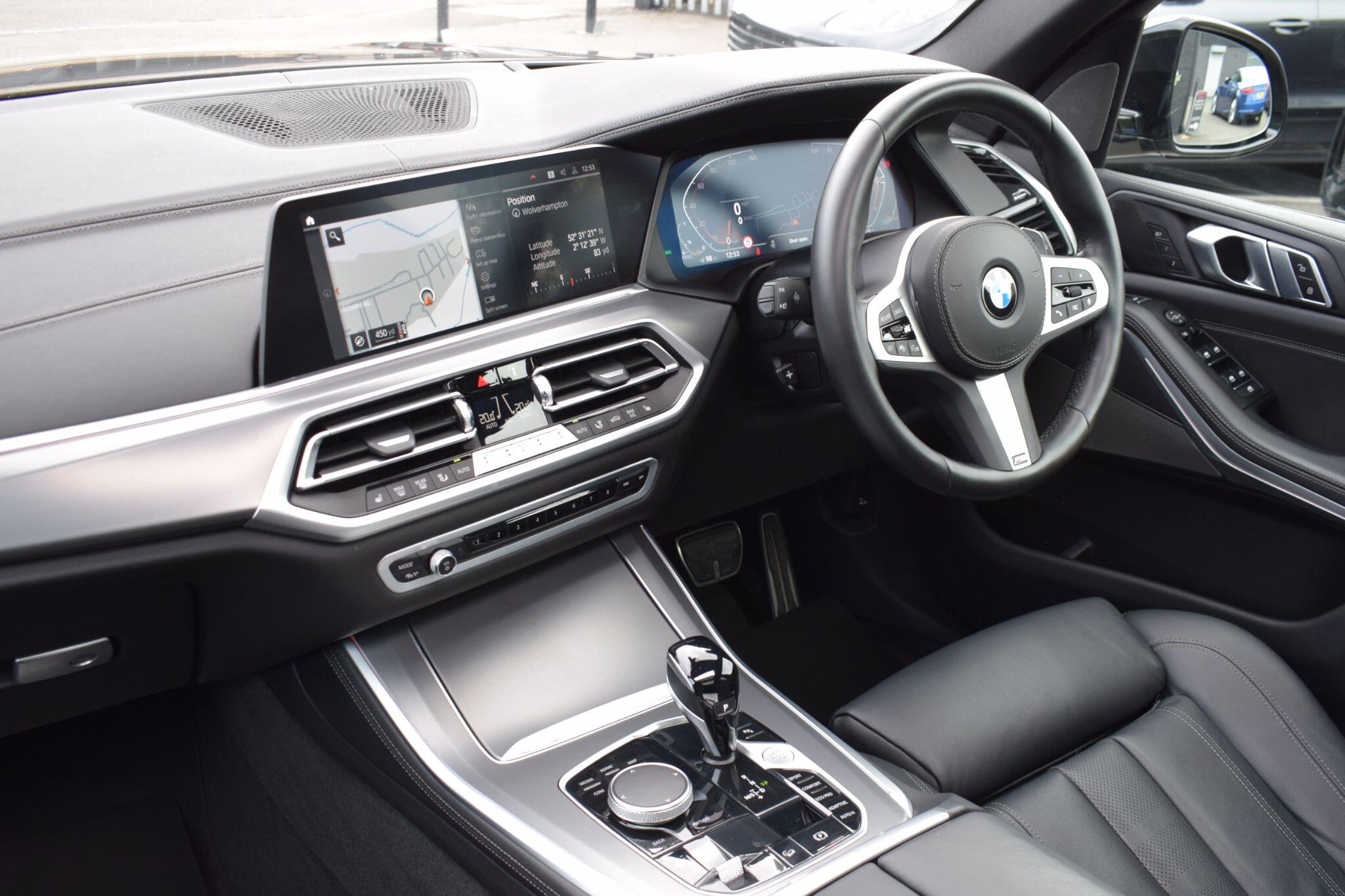 BMW X5 view 9