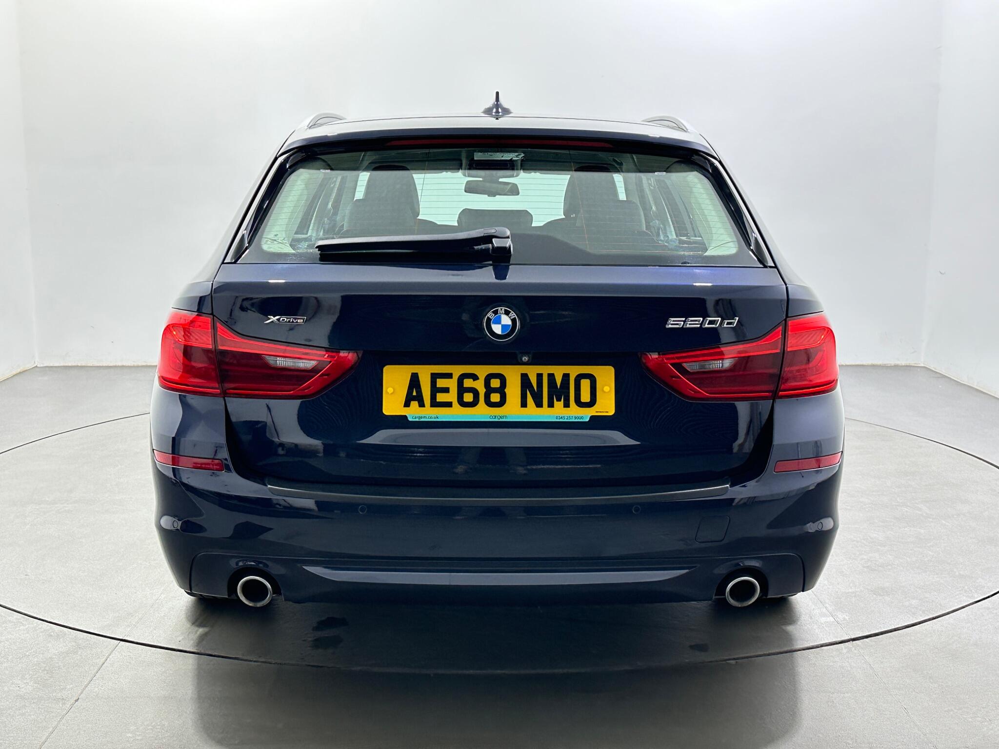 BMW 5 Series view 7