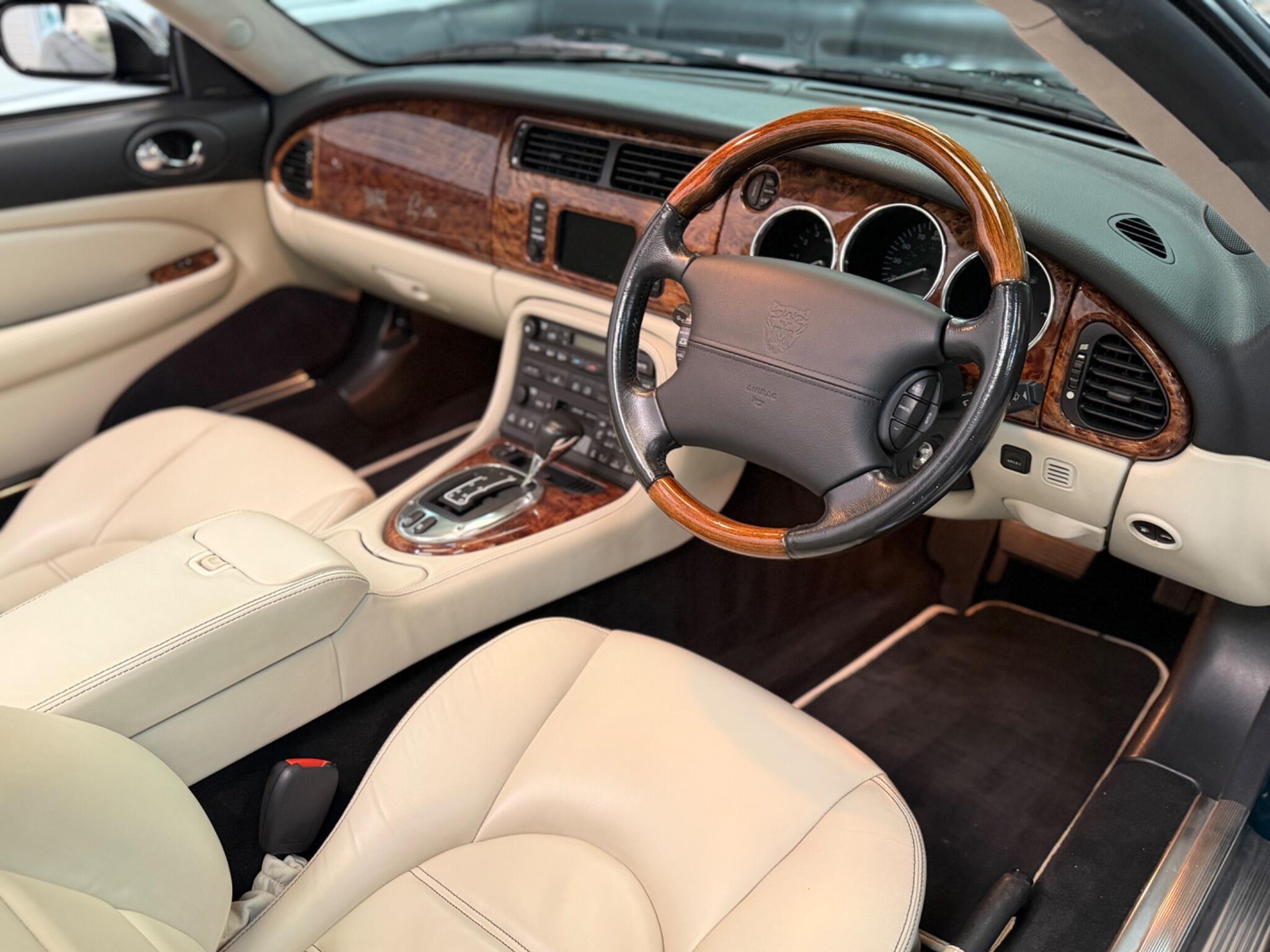 Jaguar XK8 view 26