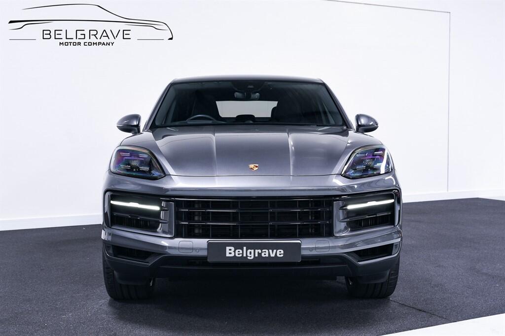 Porsche Cayenne view 8