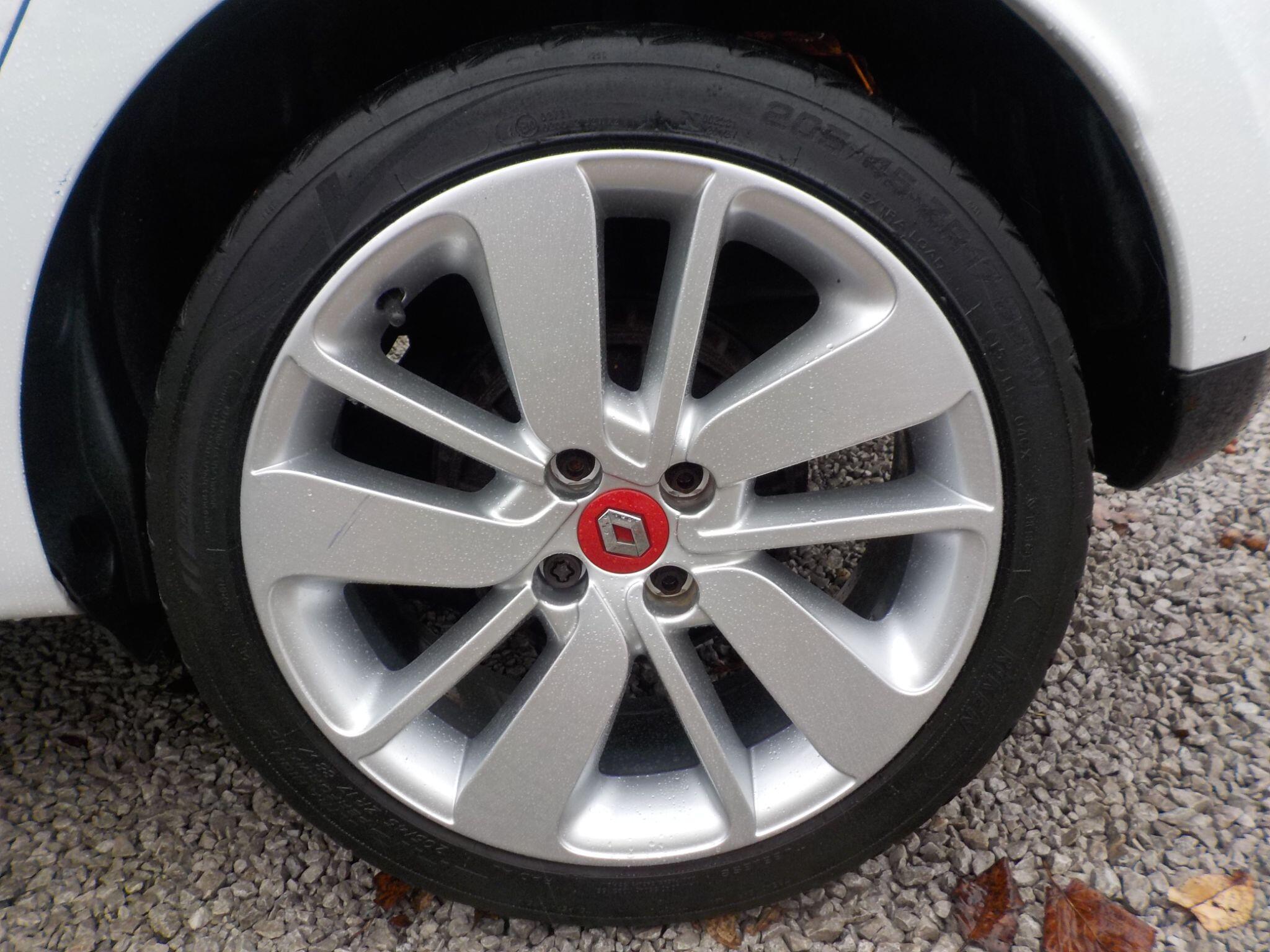 Renault Clio 1.5 dCi Dynamique S MediaNav Euro 5 (s/s) 5dr