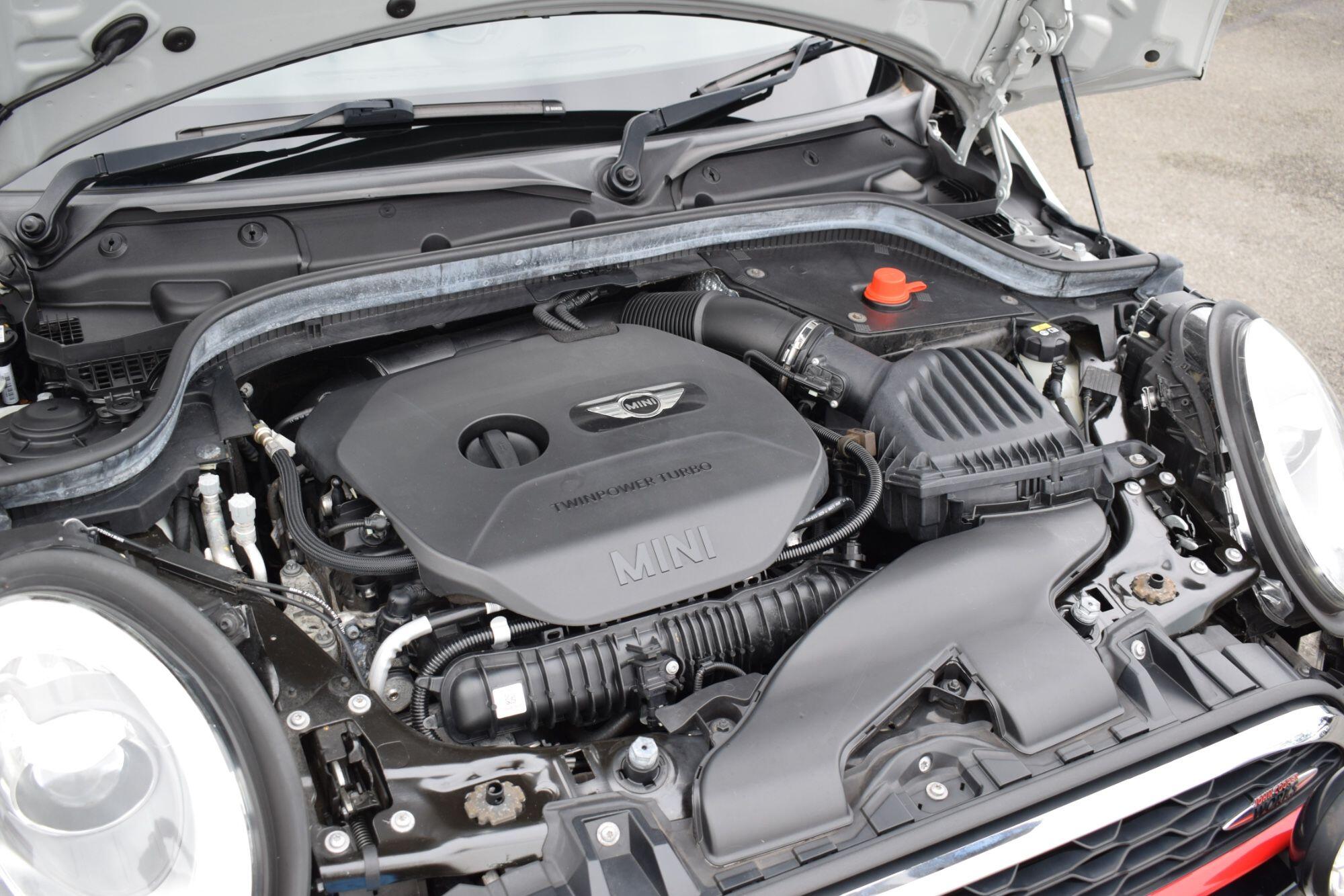Mini Hatch view 33