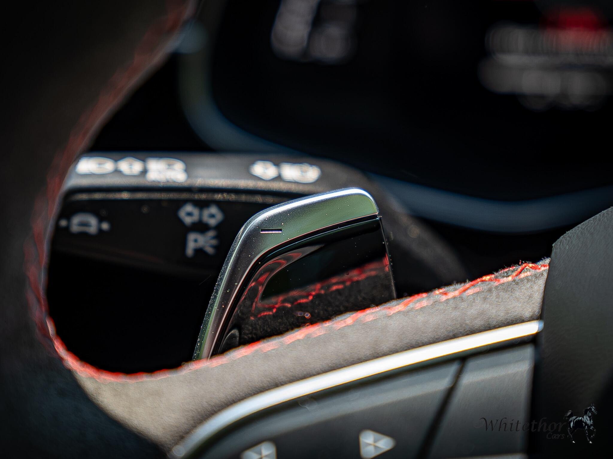 Audi RS Q8 view 21