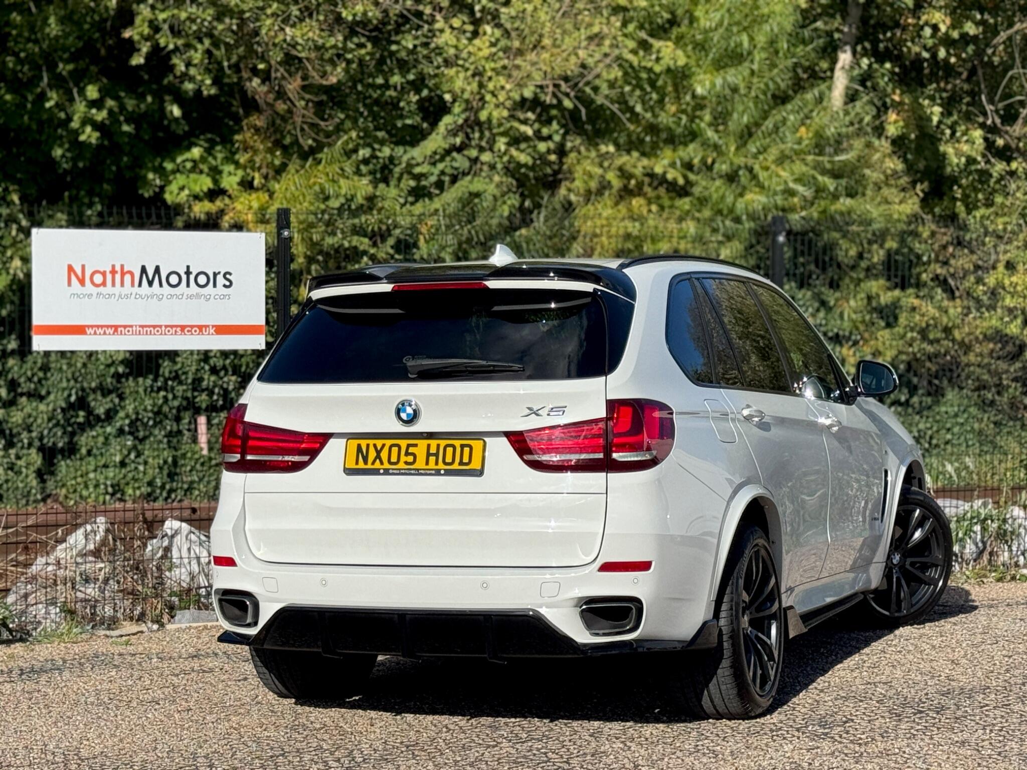 BMW X5 view 2
