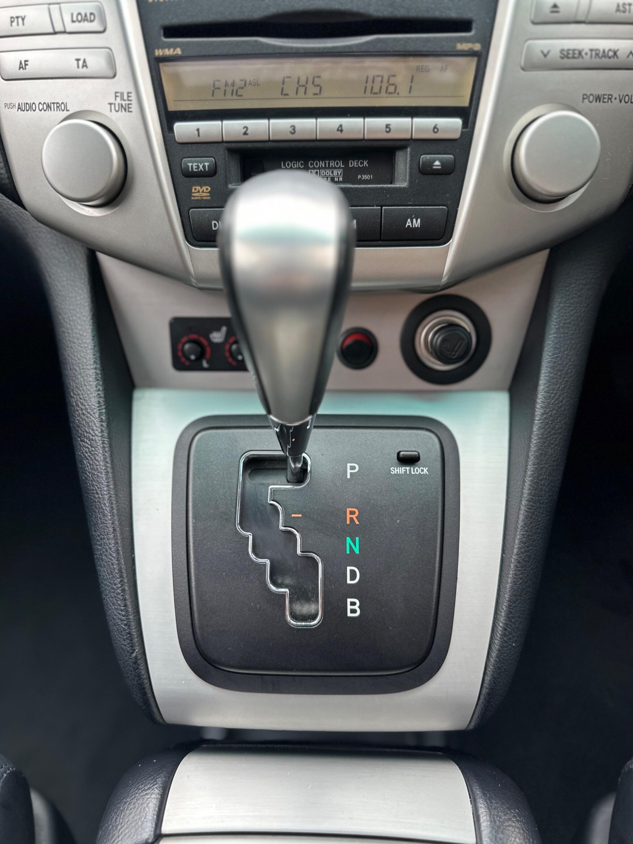 2009 Lexus RX image 28
