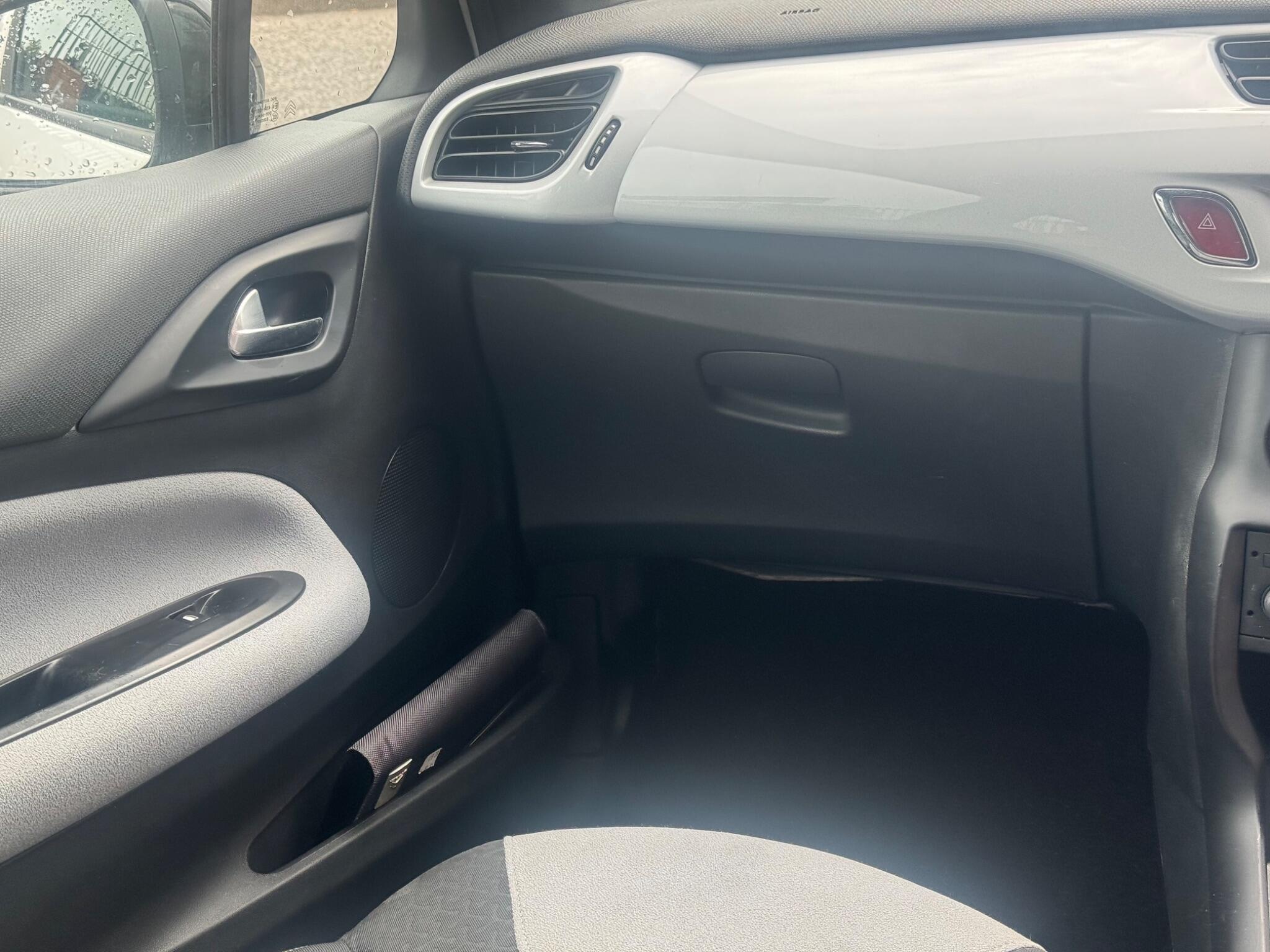 Citroen DS3 view 44