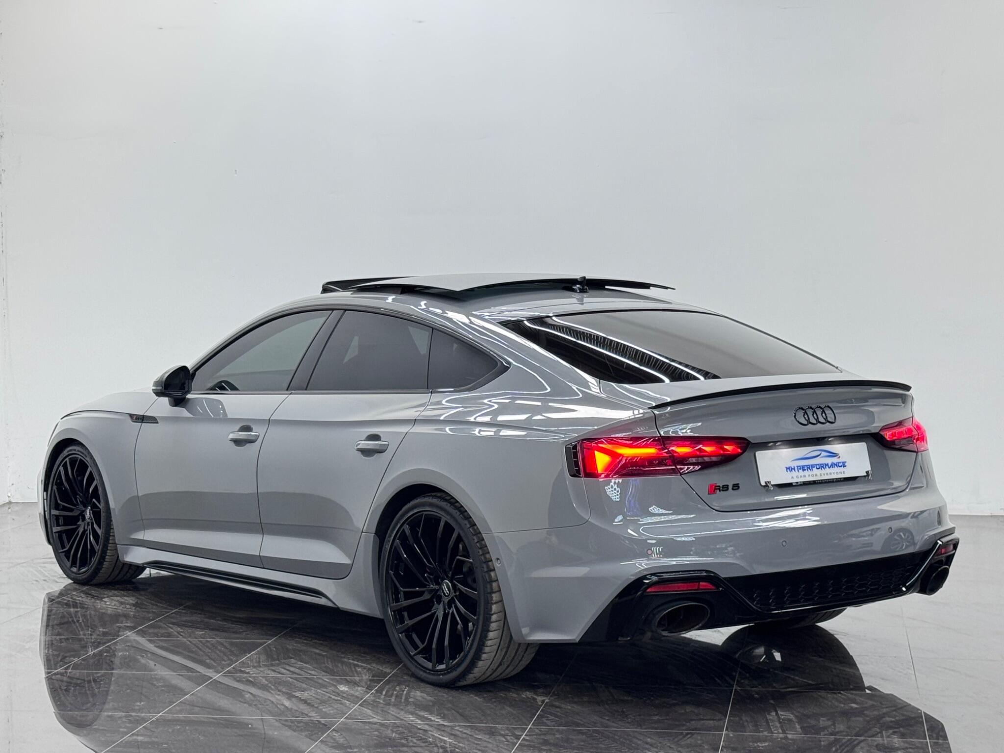 Audi RS5 view 6
