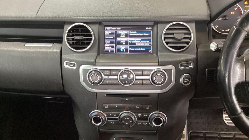 Land Rover Discovery 4 view 4