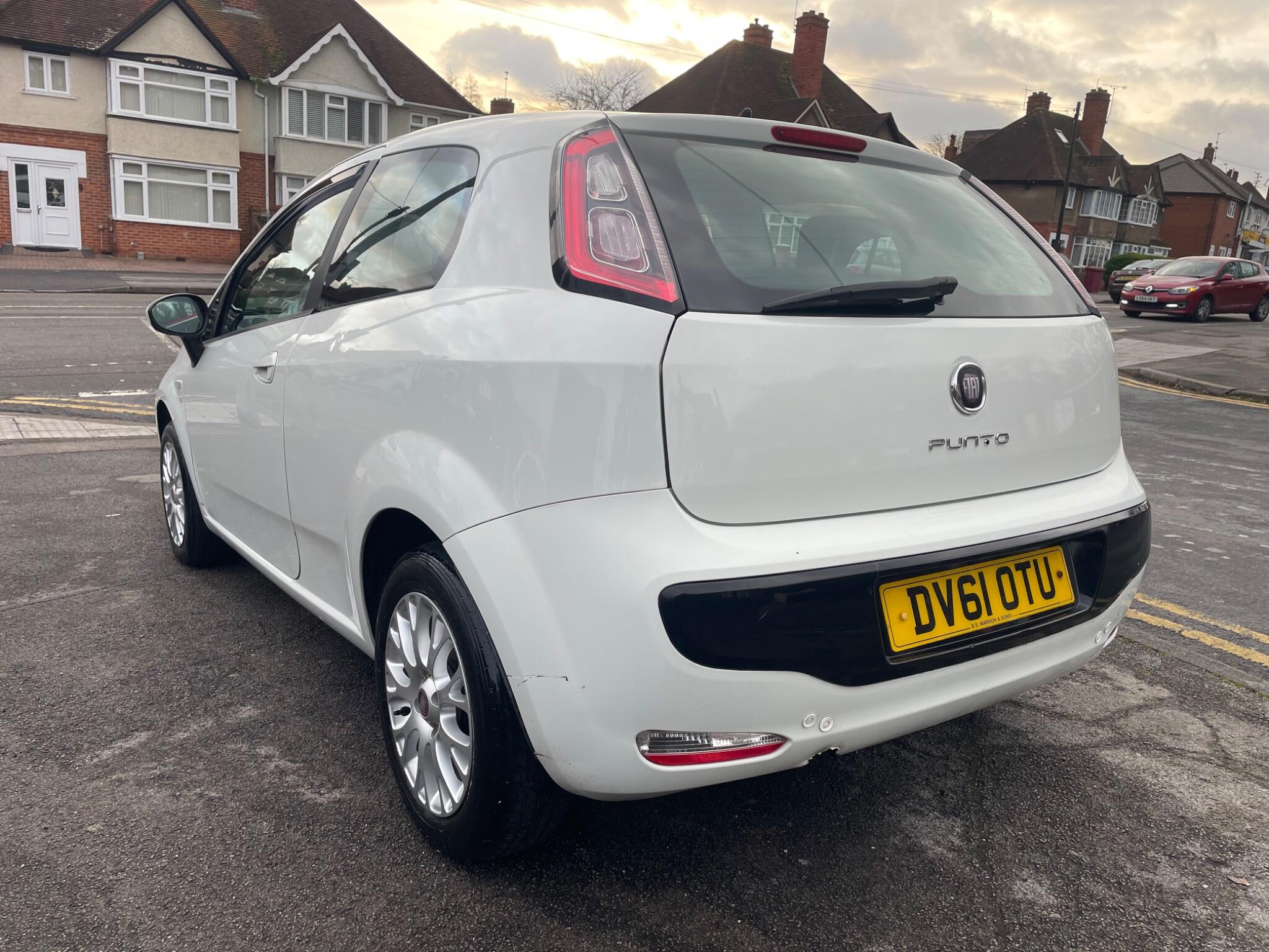 2011 Fiat Punto Evo image 9