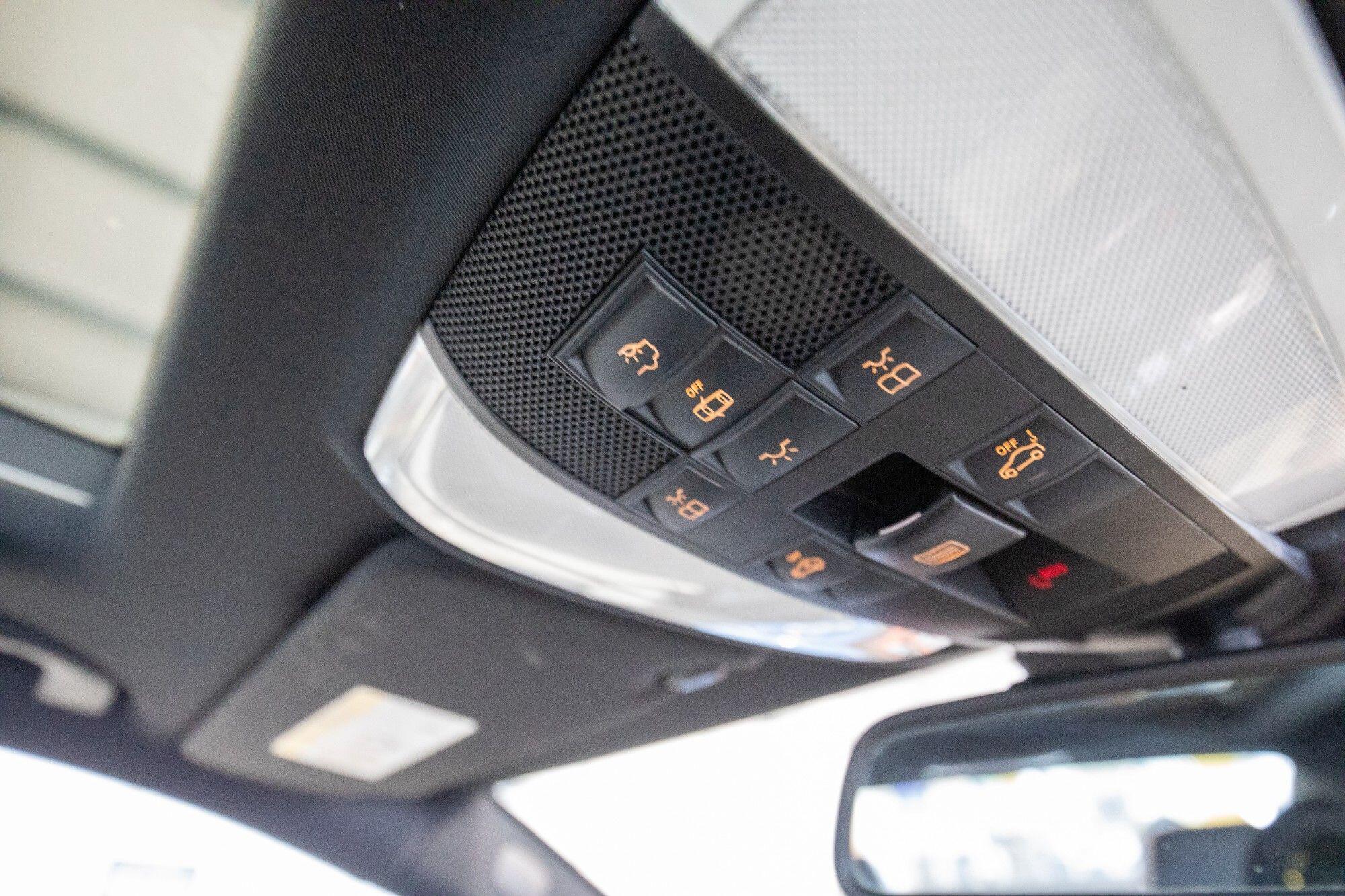Mercedes-Benz E-Class view 30