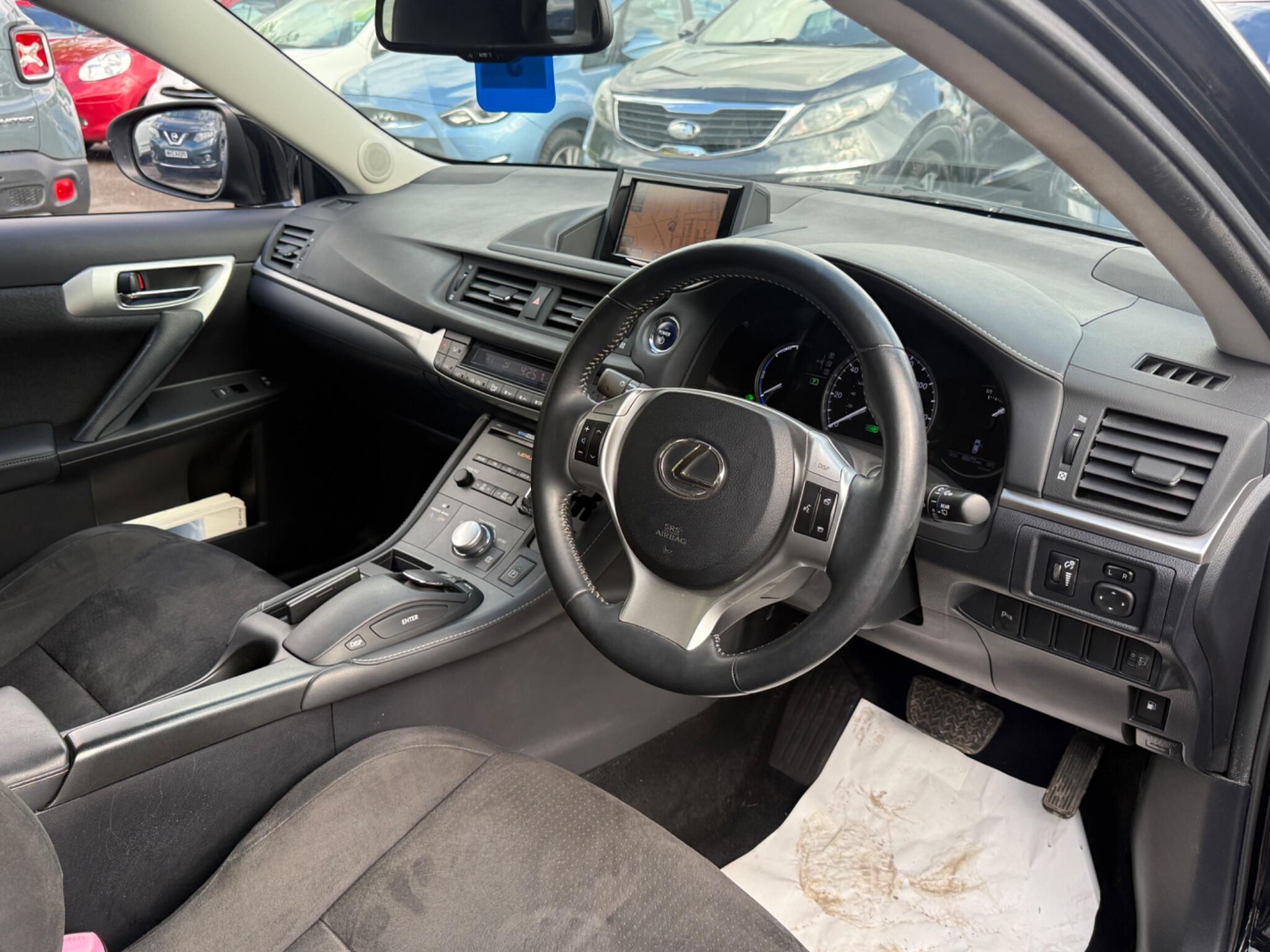 Lexus CT - Image 30