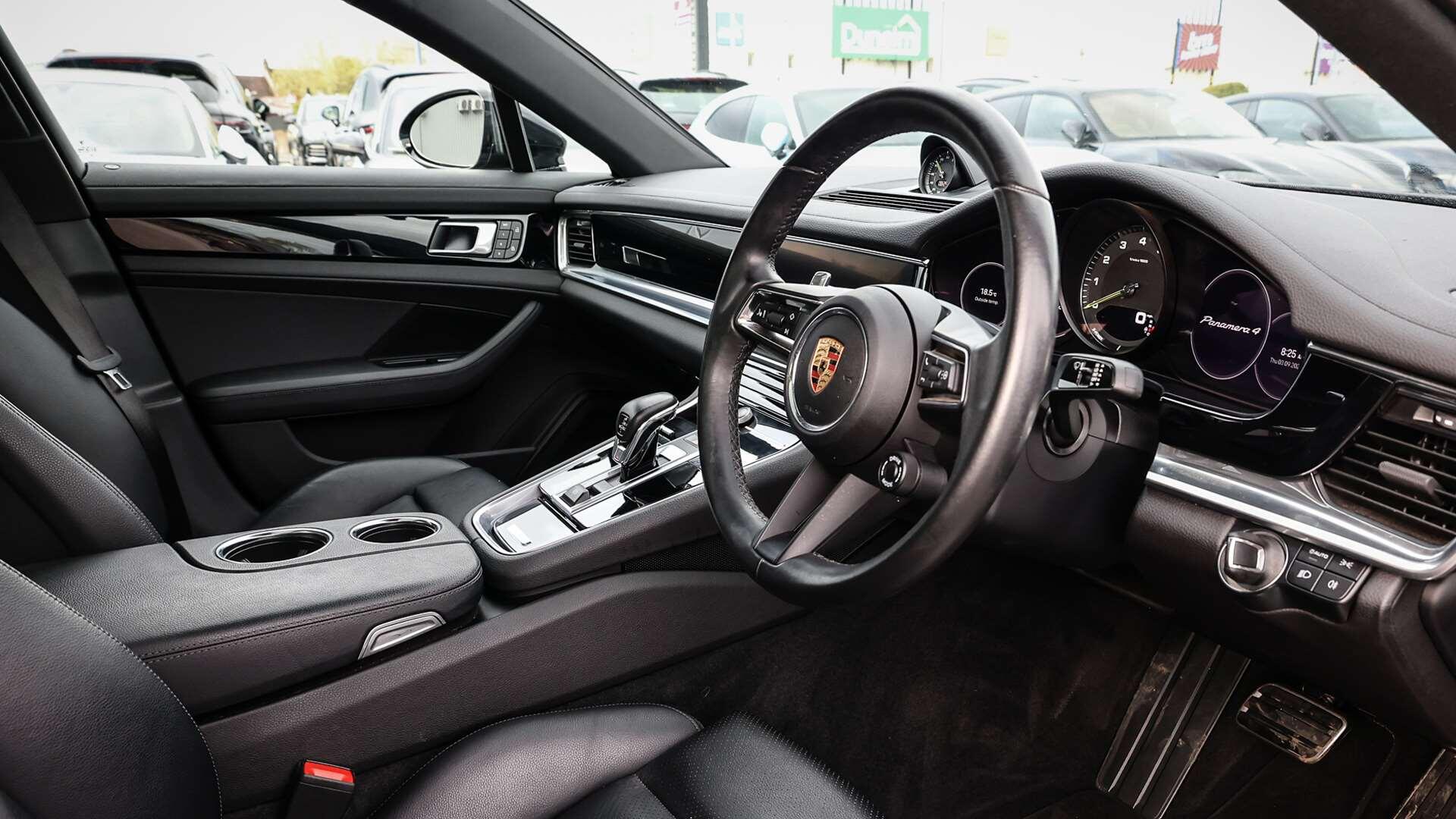 Porsche Panamera view 12