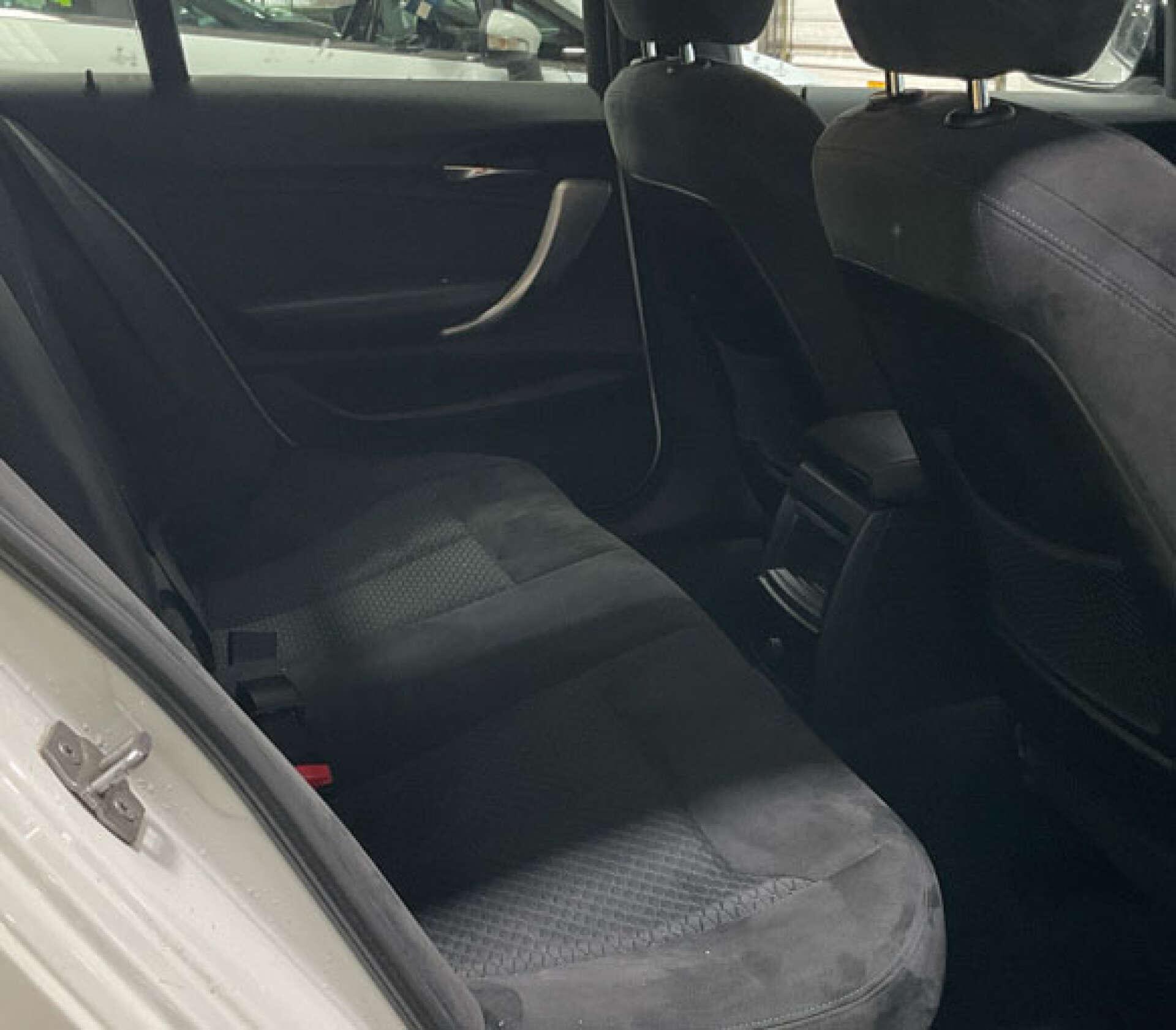 BMW 1 Series view 5