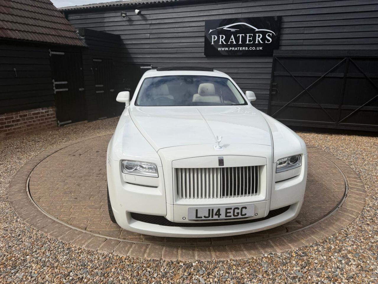 Rolls-Royce Ghost view 4