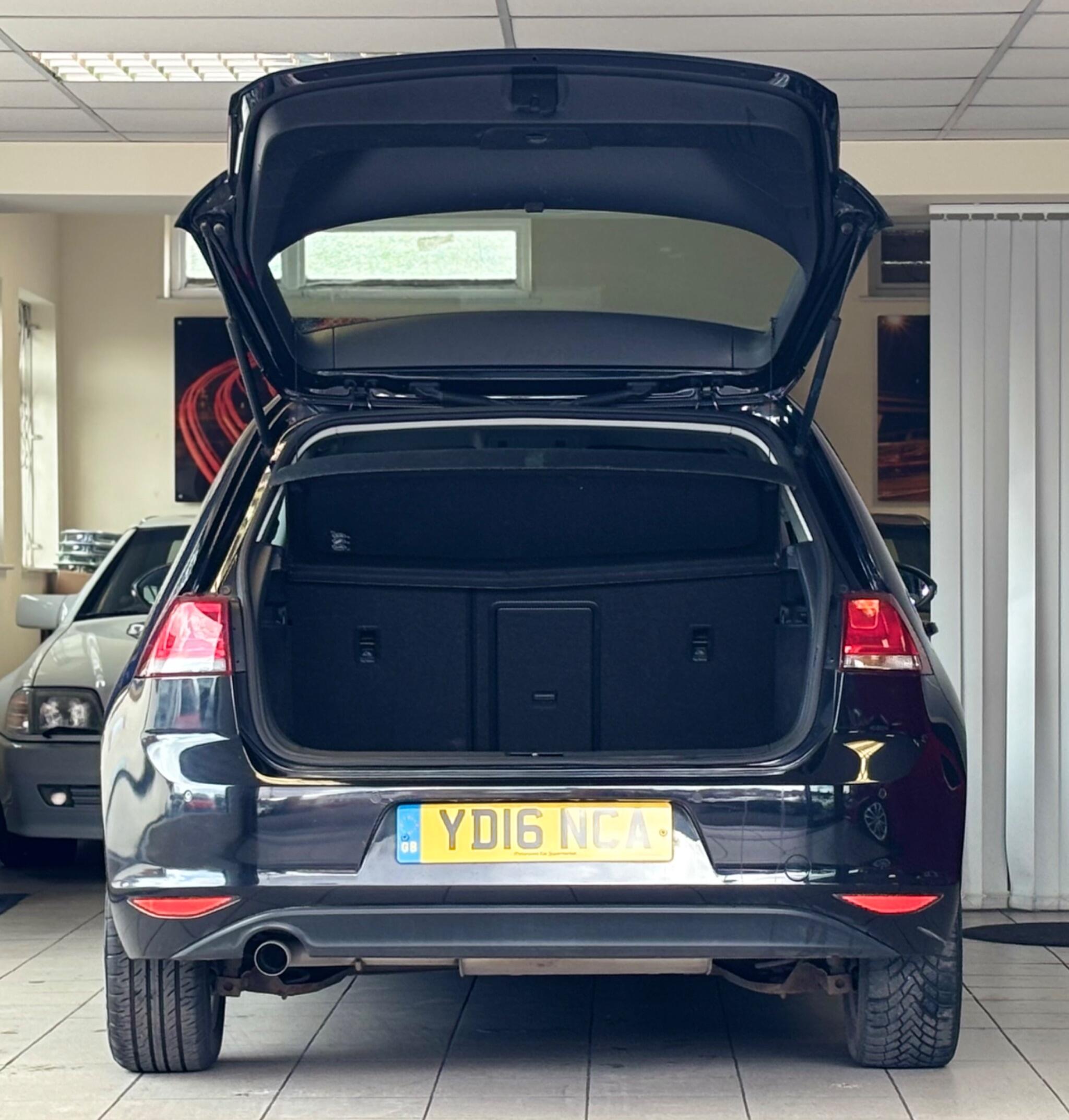 Volkswagen Golf view 27