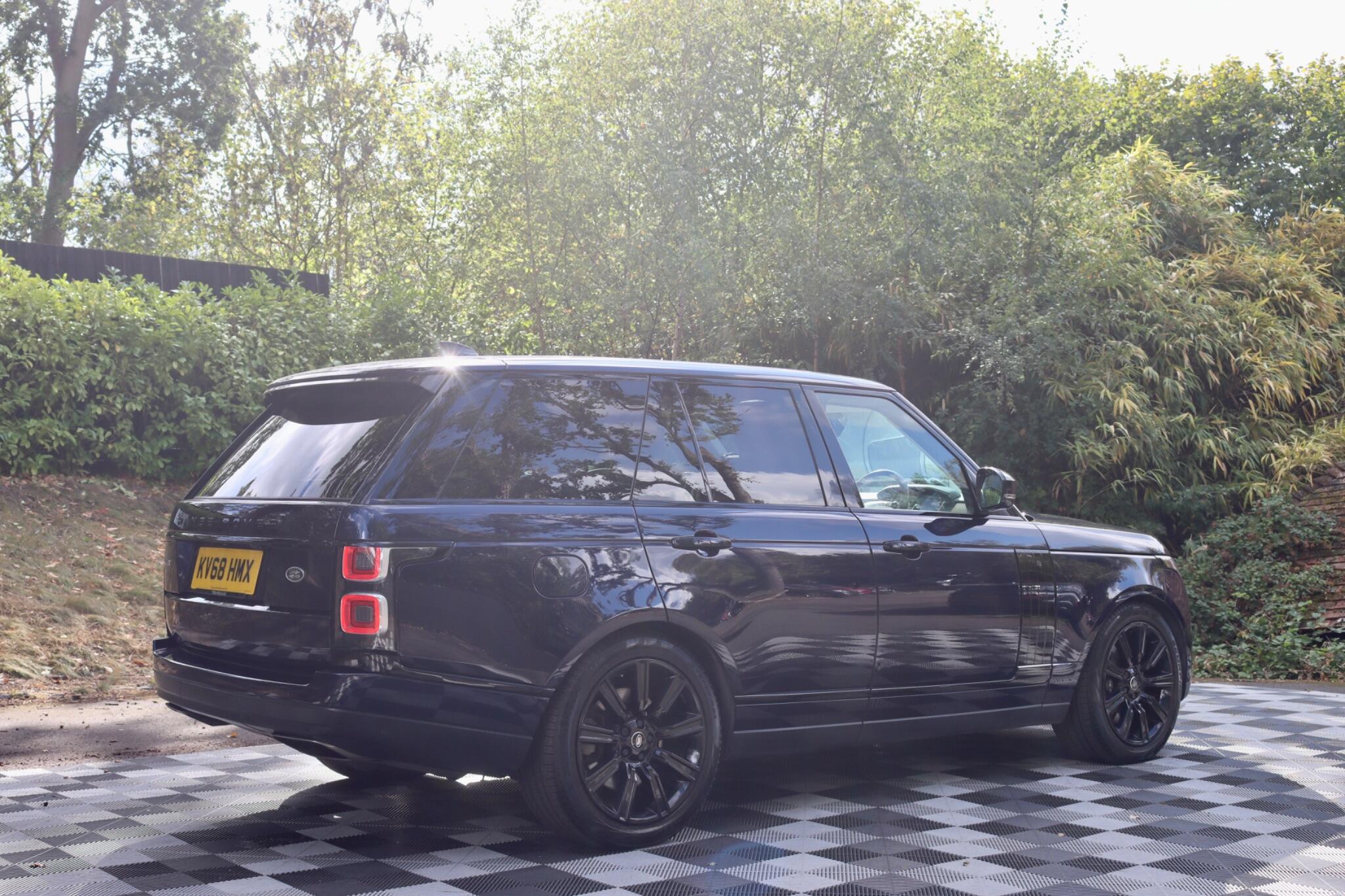 Land Rover Range Rover view 35