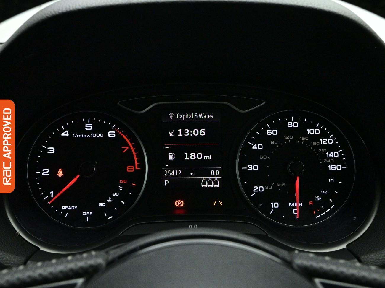 Audi Q2 view 11
