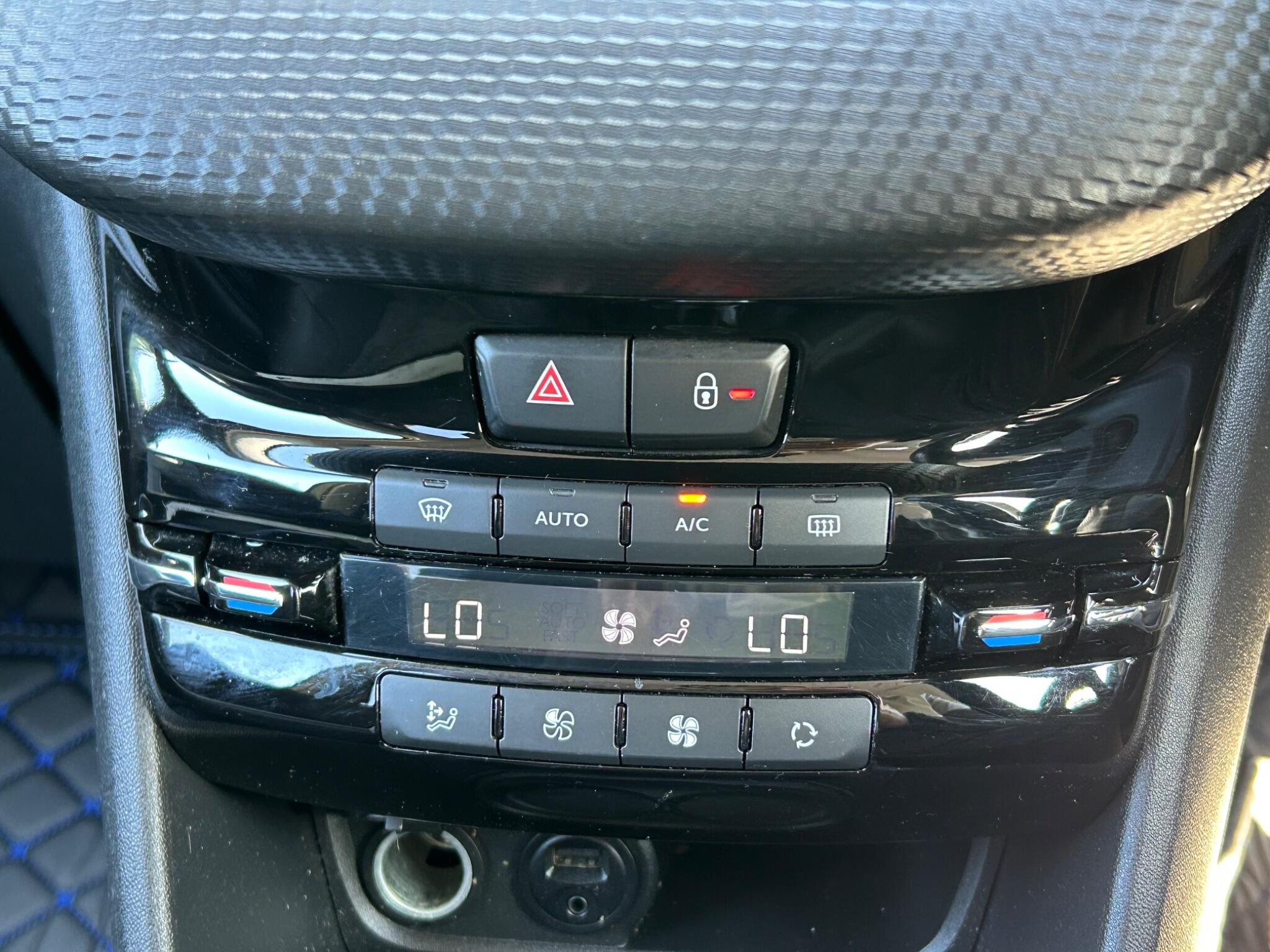 Peugeot 2008 view 28