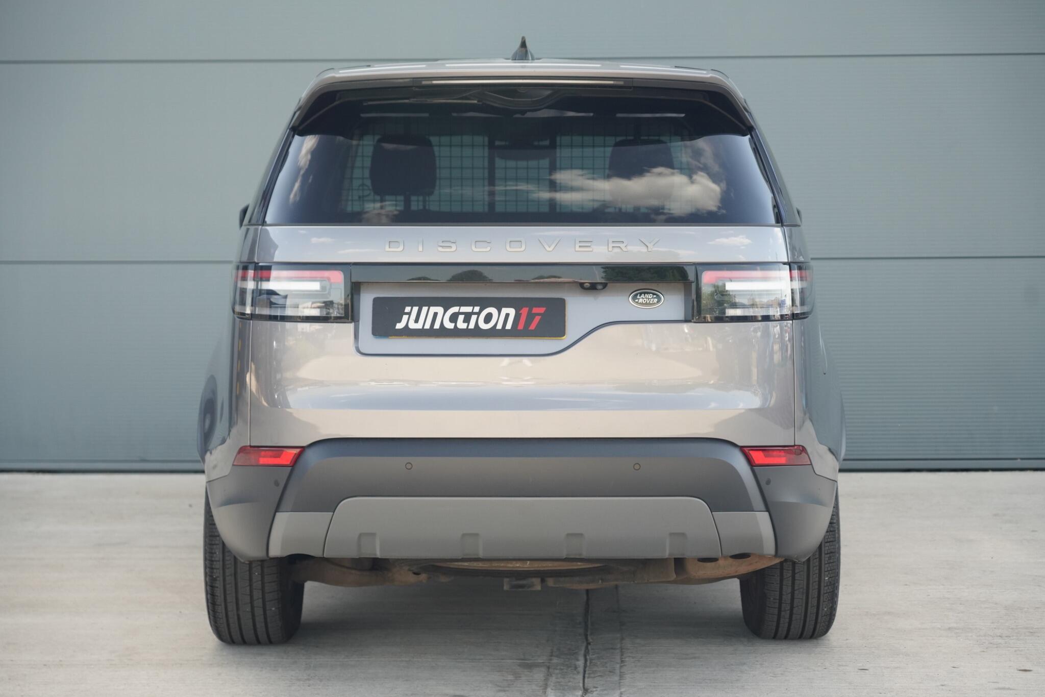 Land Rover Discovery view 8