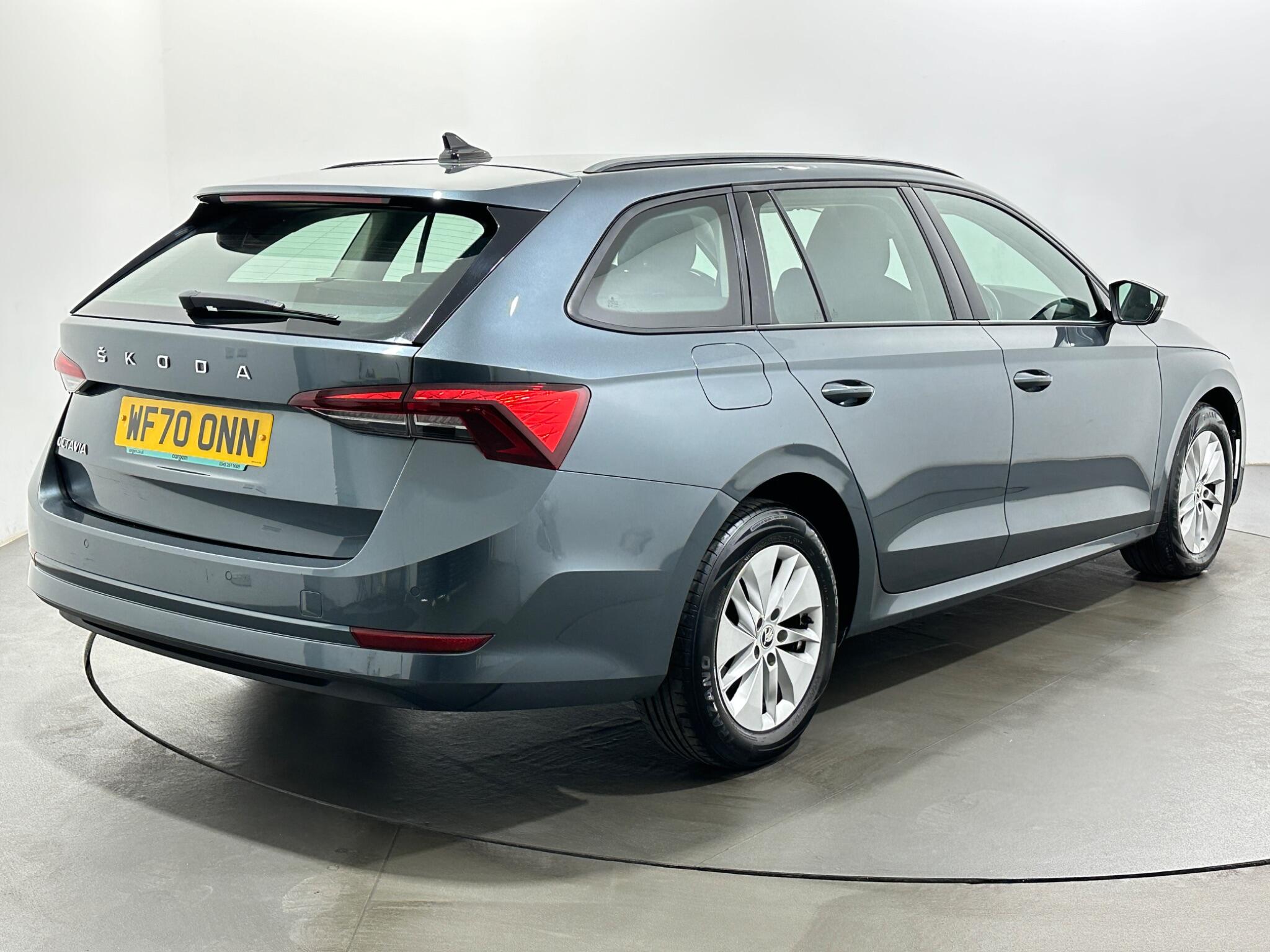 Skoda Octavia view 8