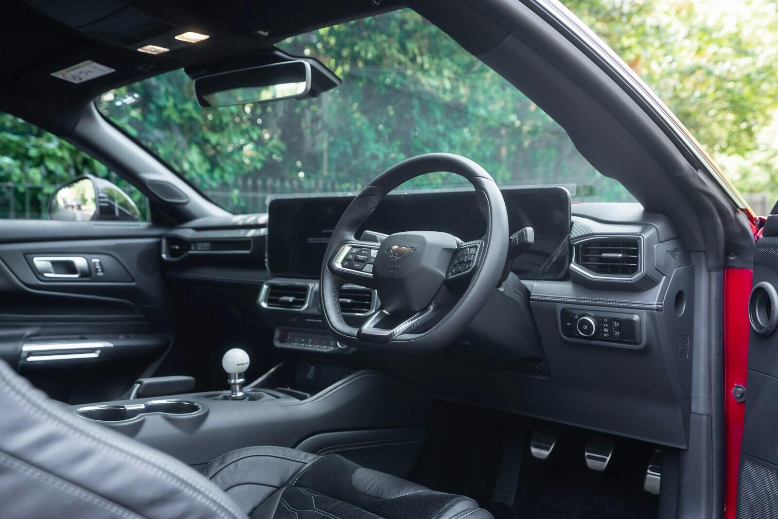 Ford Mustang view 31