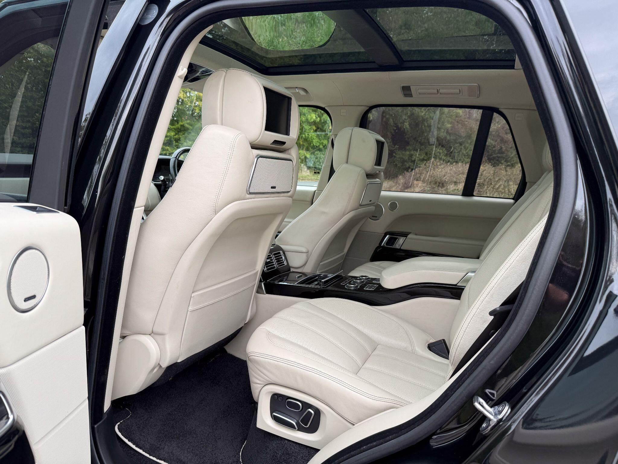 Land Rover Range Rover view 17