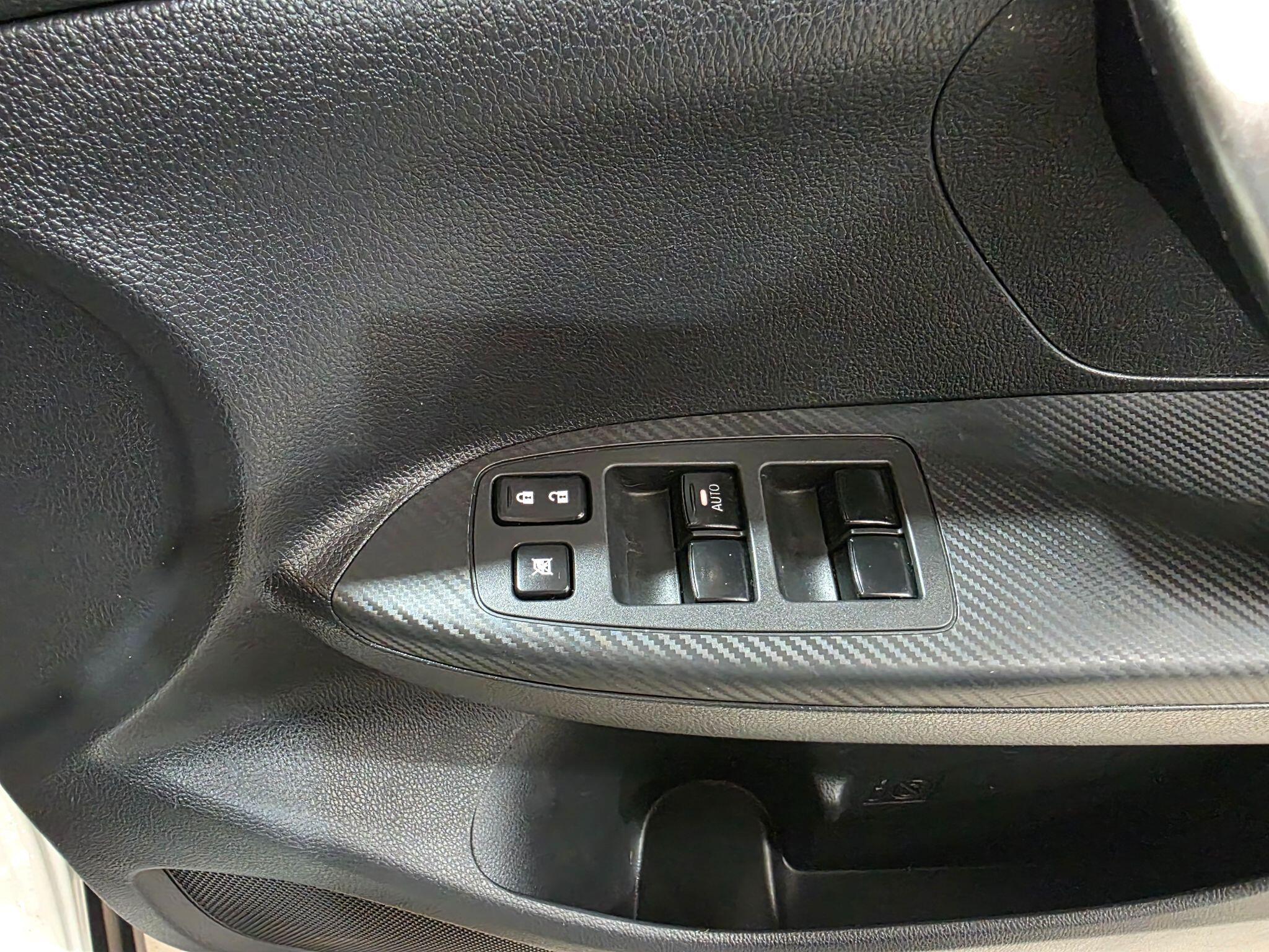 Mitsubishi Eclipse Cross view 14