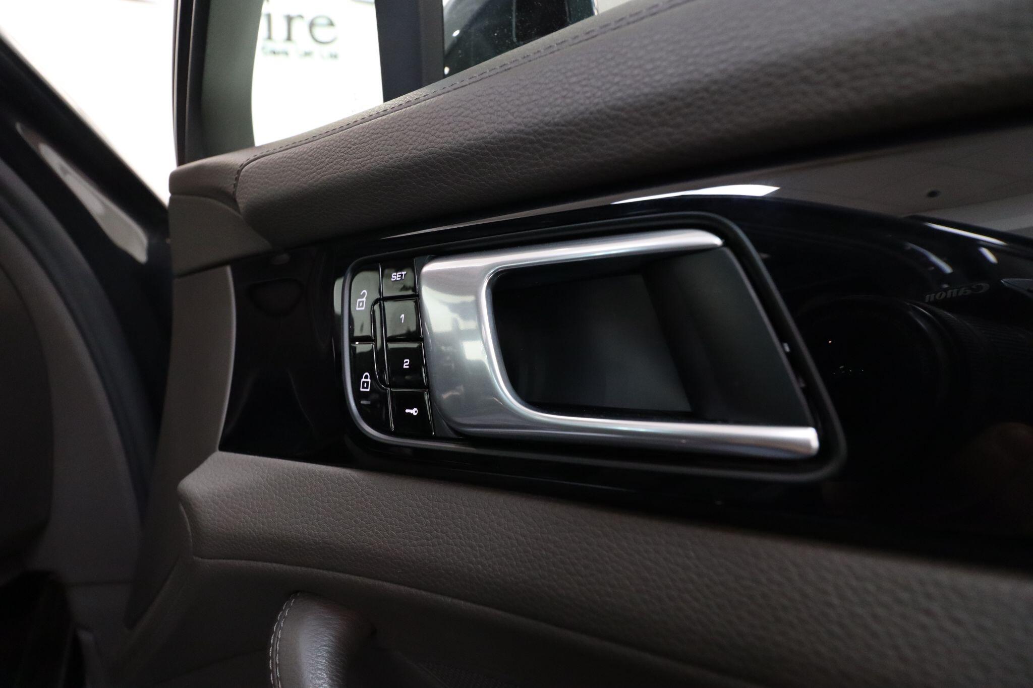 Porsche Panamera view 17