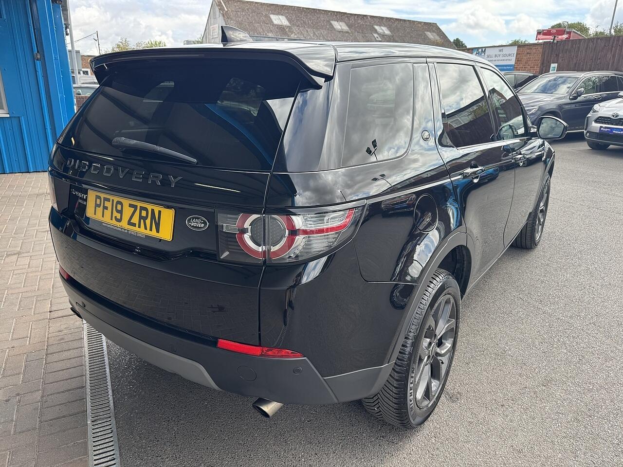 Land Rover Discovery Sport view 6