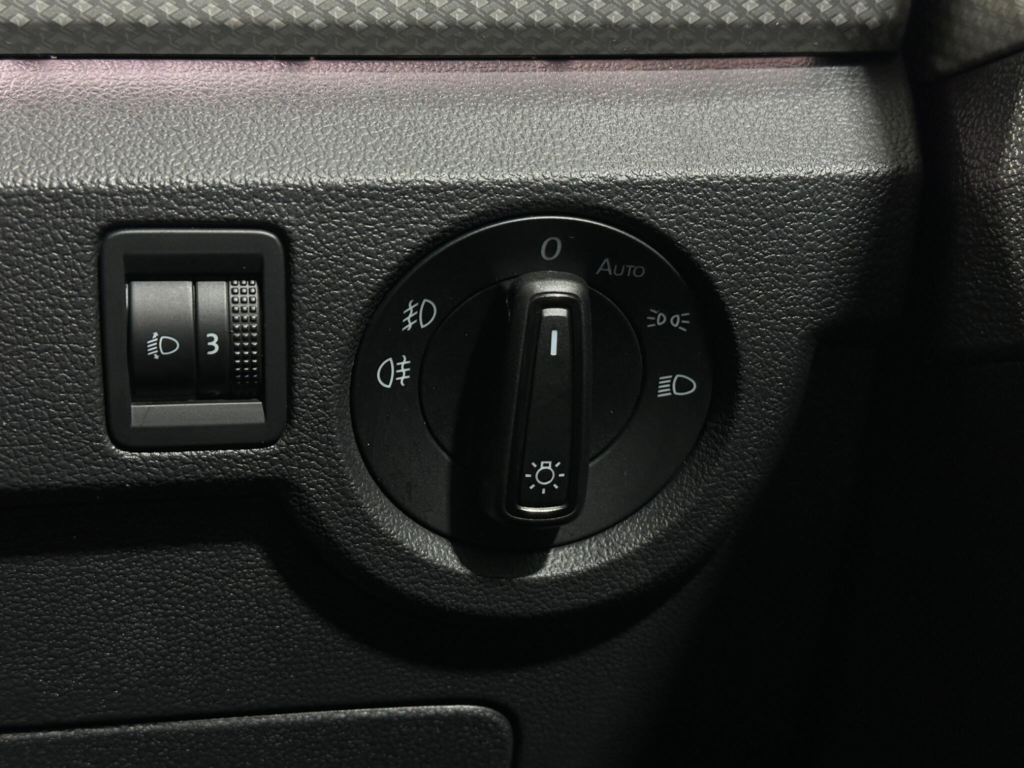 Volkswagen T-Cross view 18