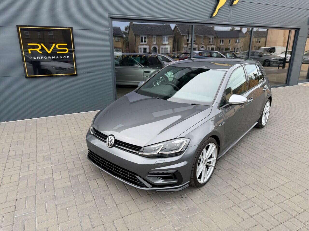 Volkswagen Golf view 4
