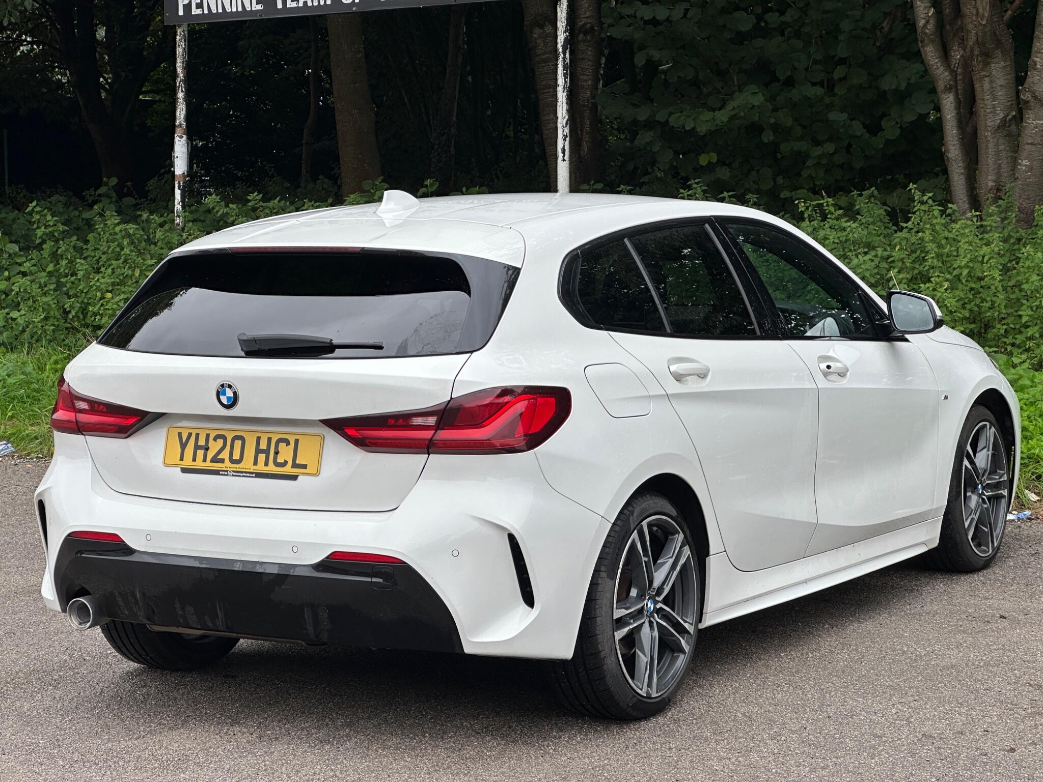BMW 1 Series view 8