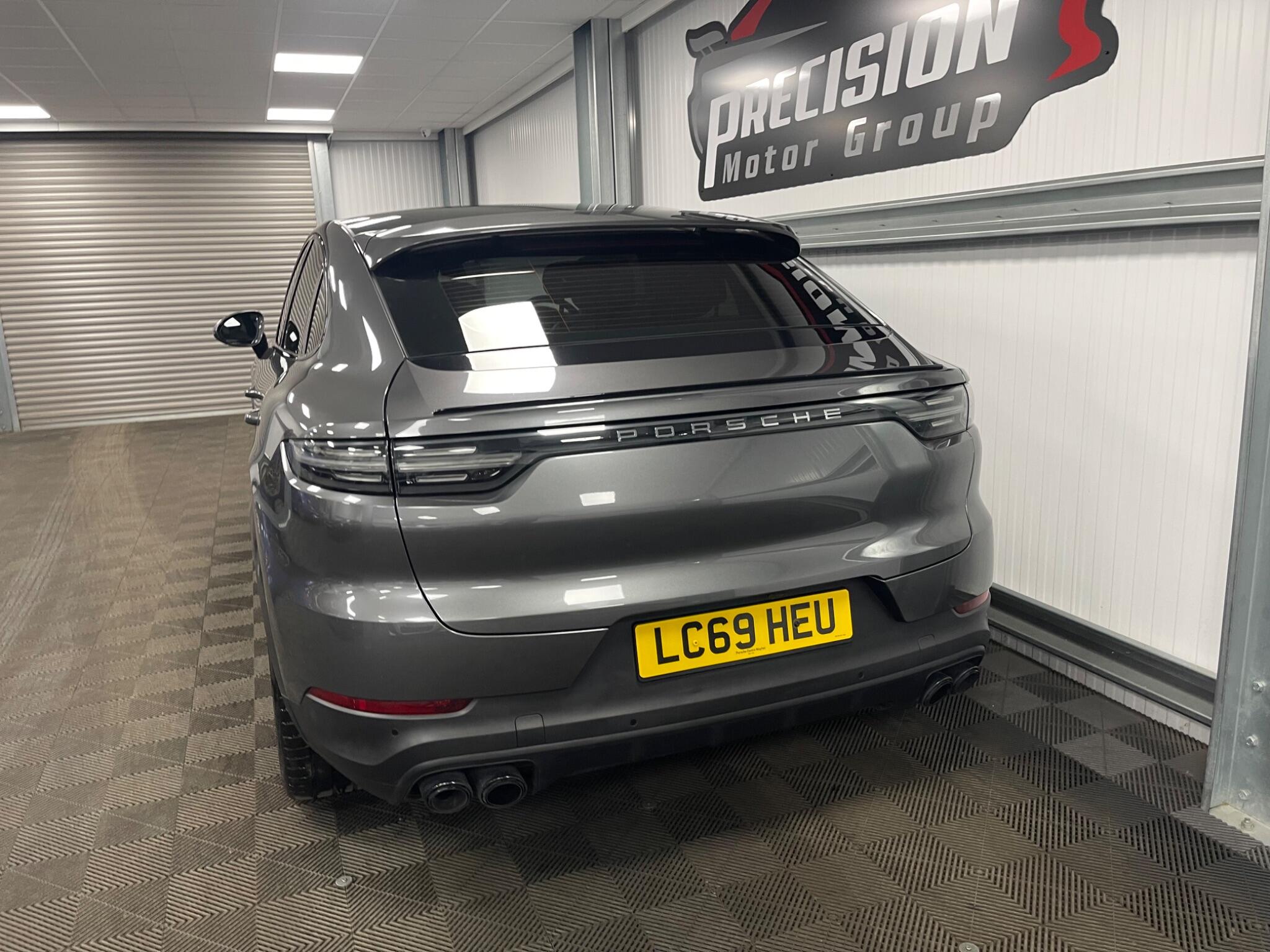 Porsche Cayenne view 18