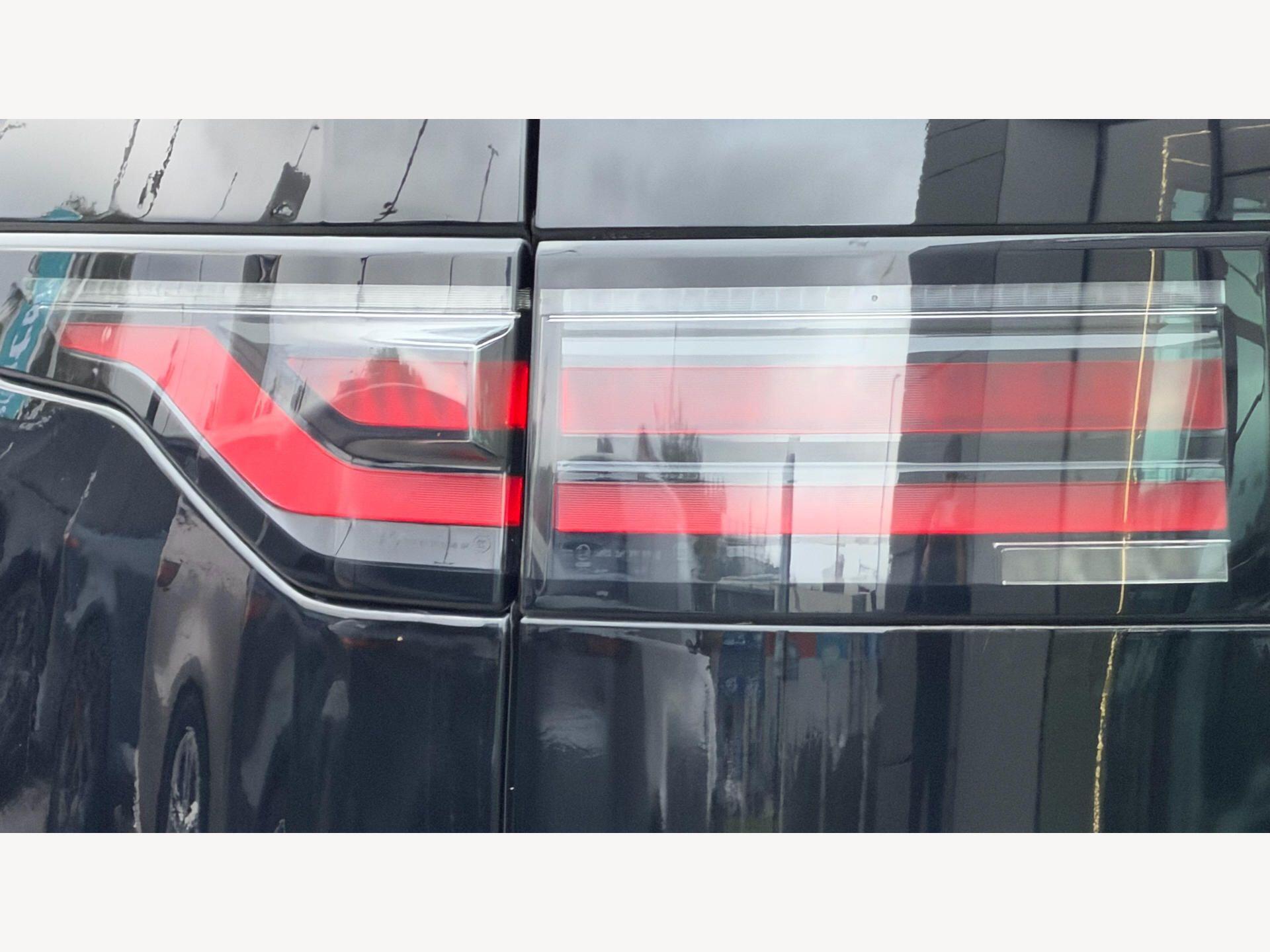Land Rover Discovery view 23