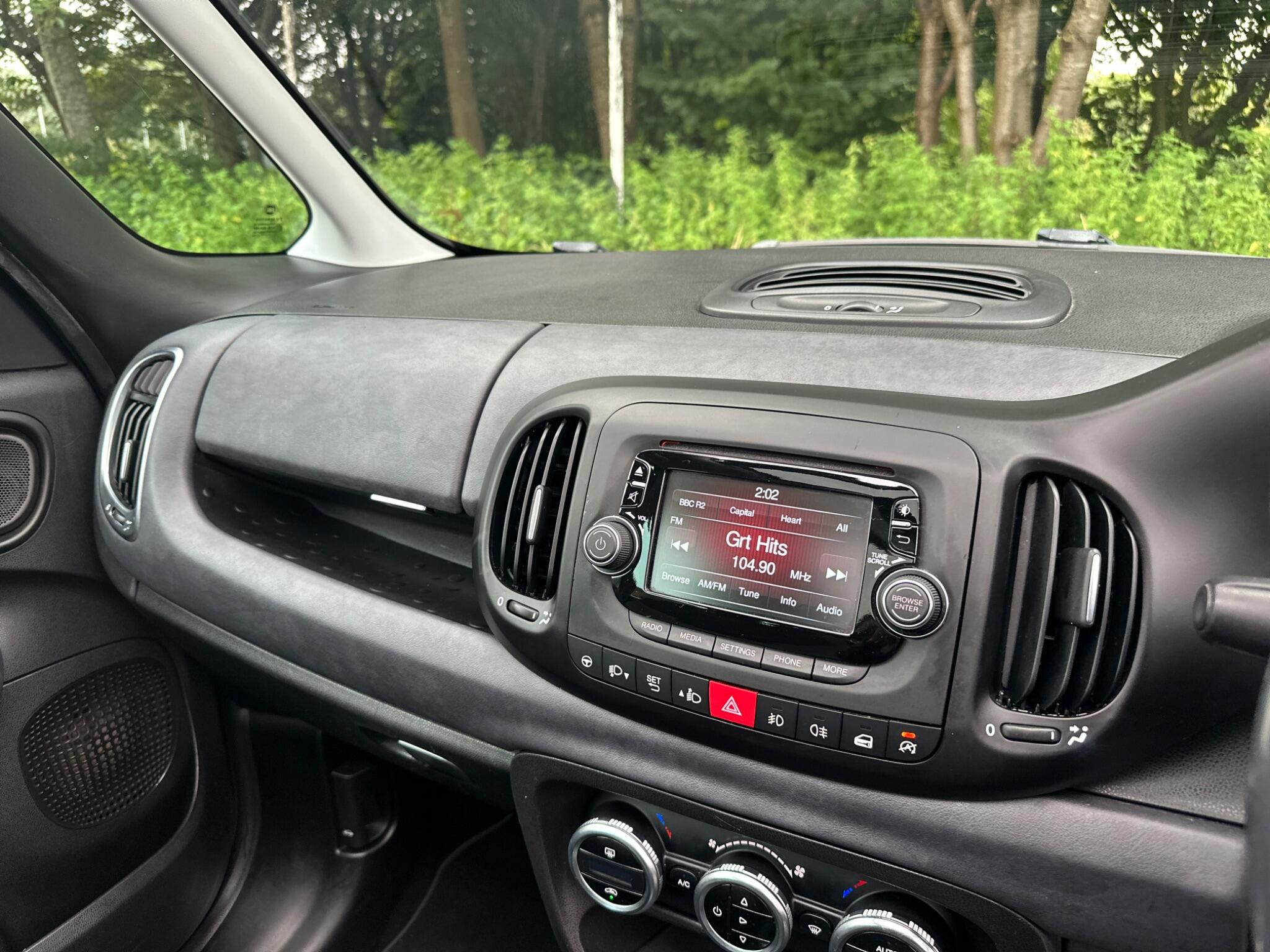 Fiat 500L view 39