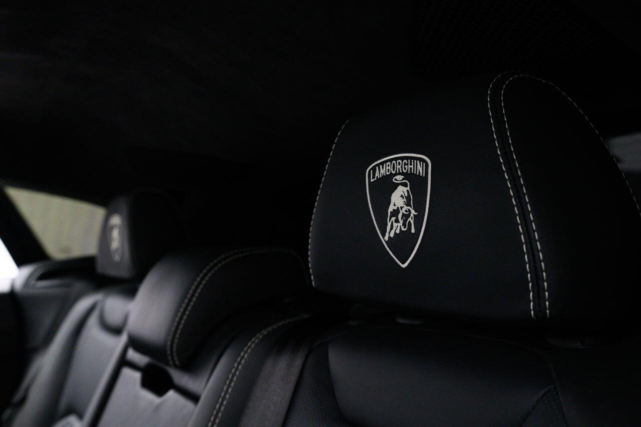 Lamborghini Urus view 69