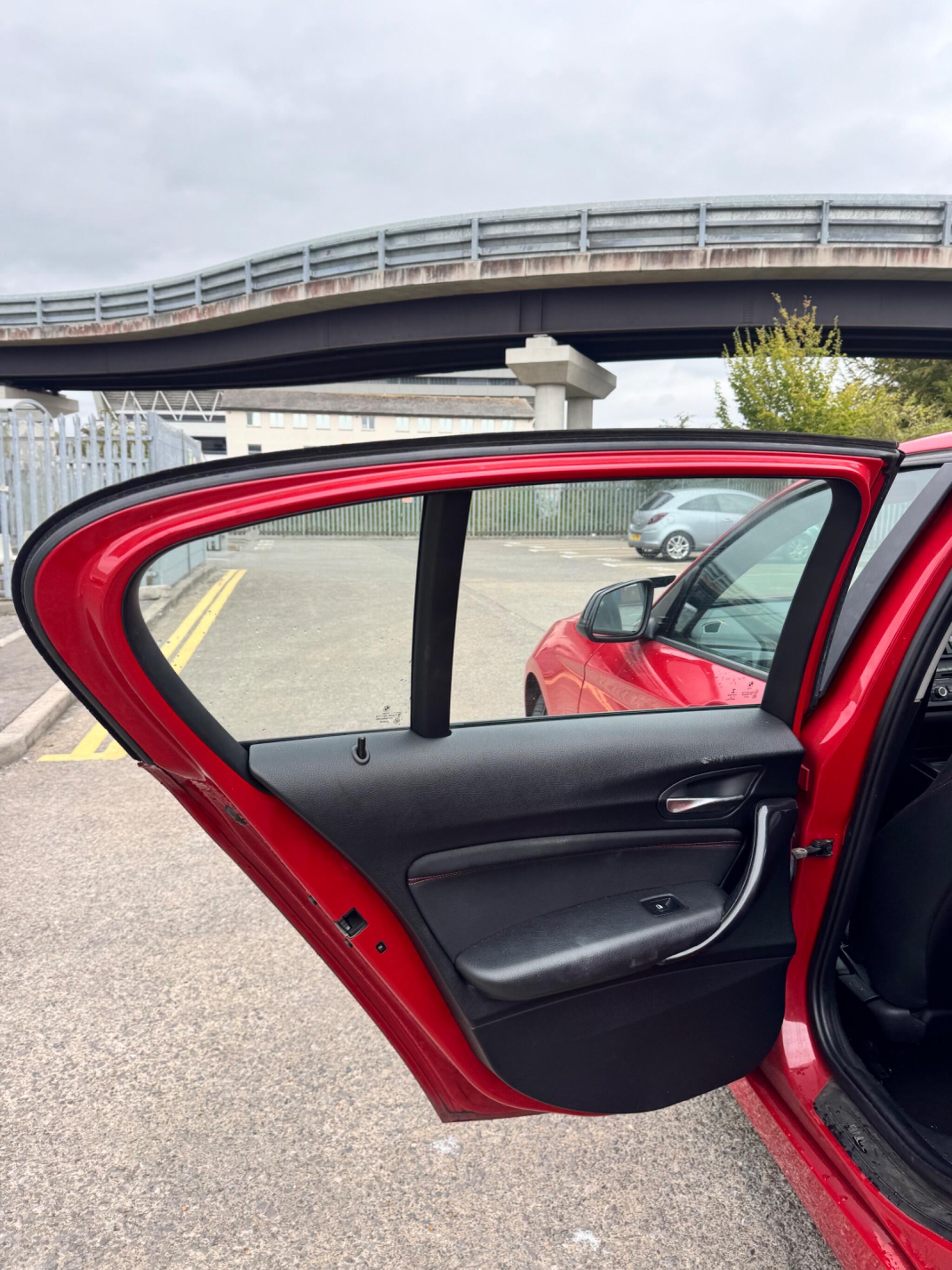 BMW 1 Series view 29