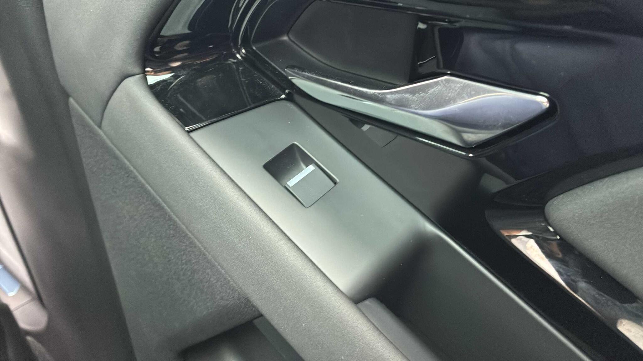Land Rover Range Rover Evoque view 32