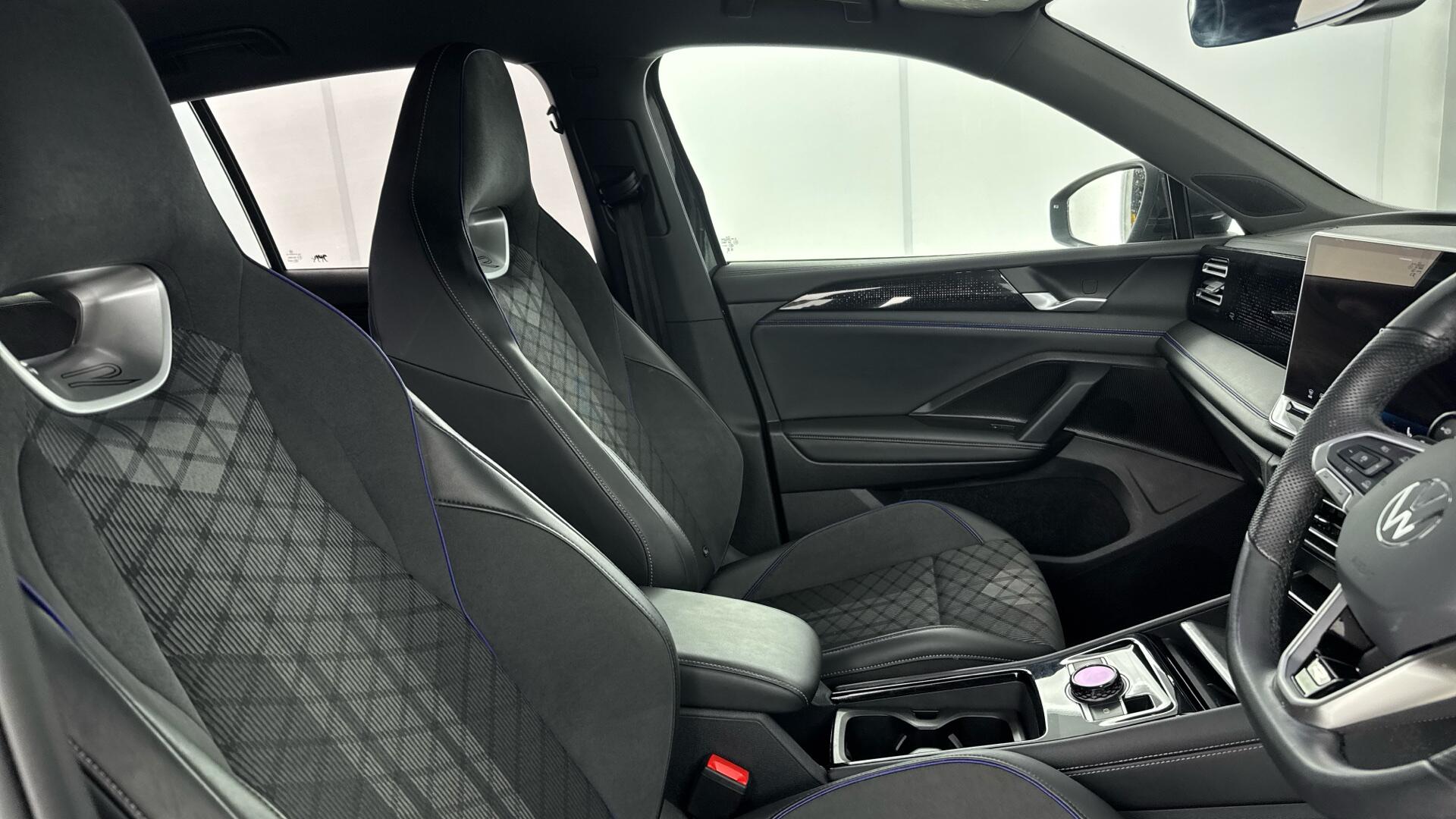 Volkswagen Tiguan view 16