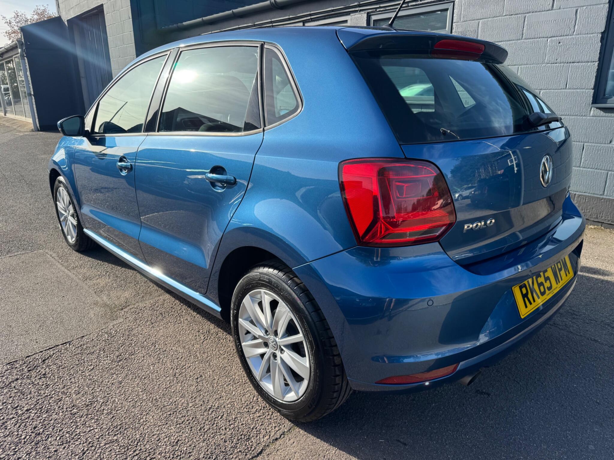 Volkswagen Polo view 4