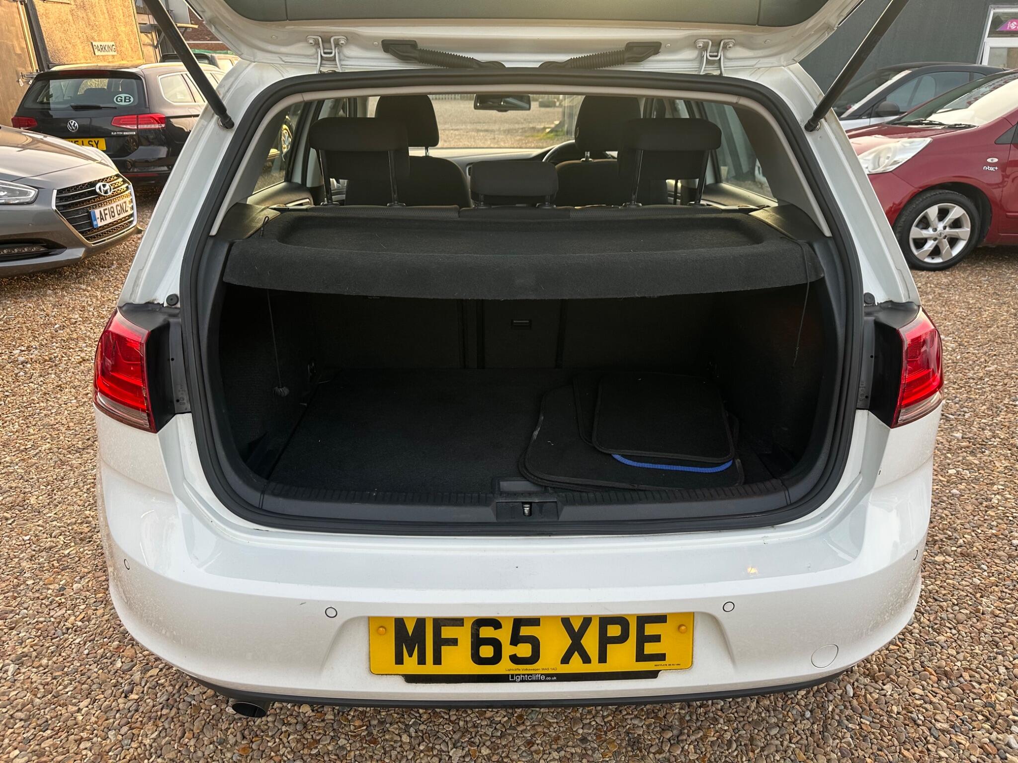 Volkswagen Golf view 42