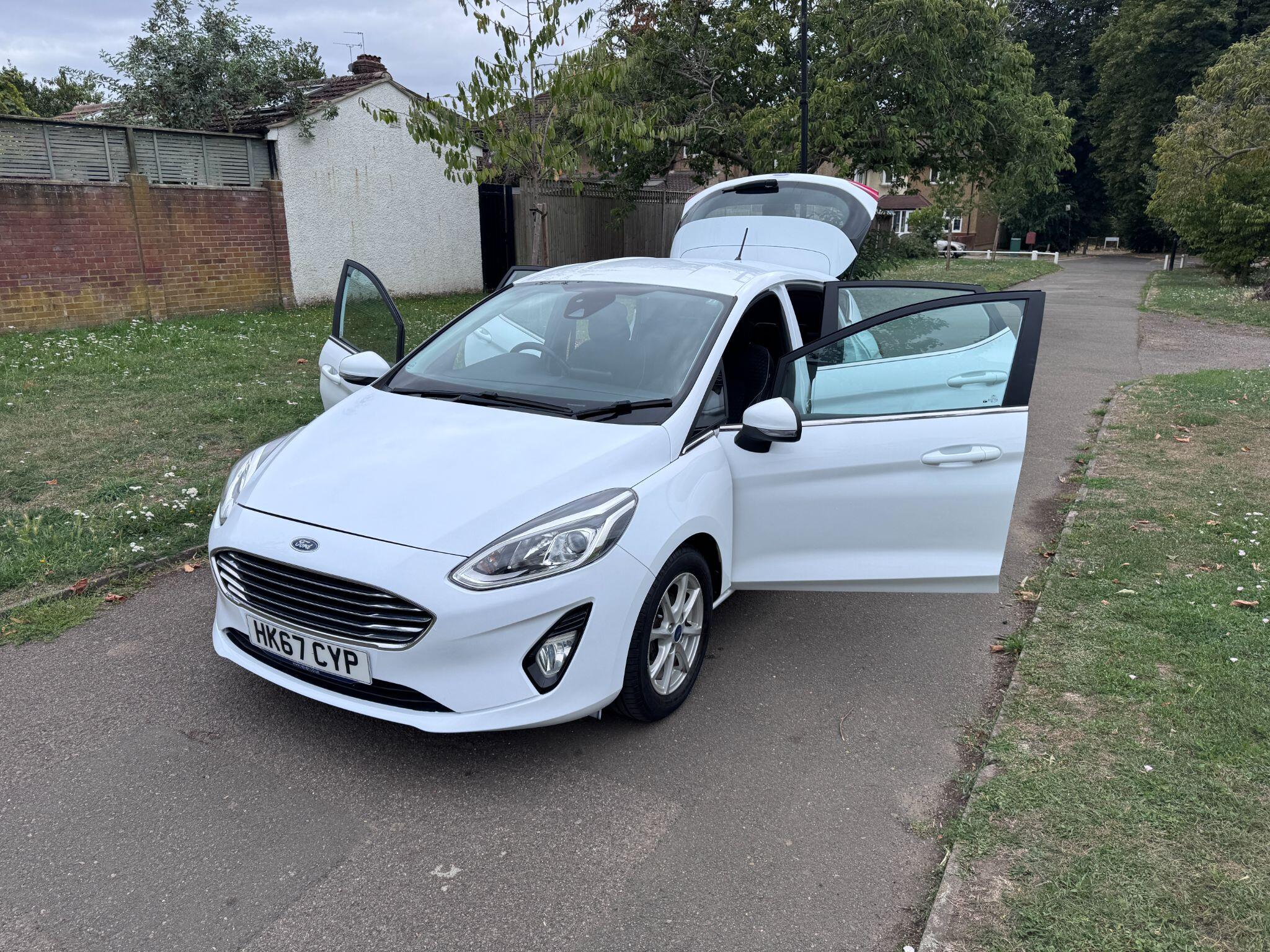 2017 Ford Fiesta image 26