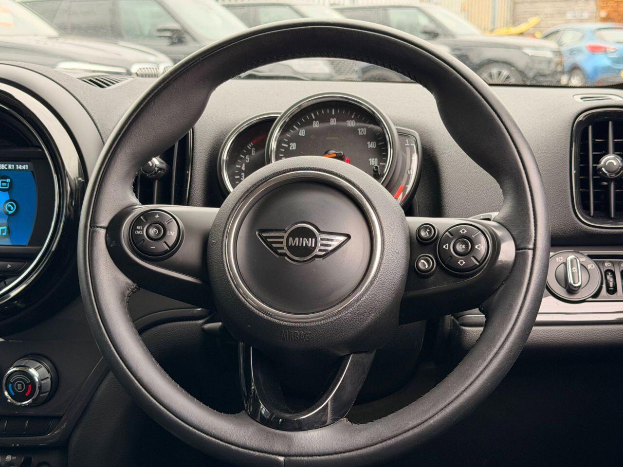 Mini Countryman view 29