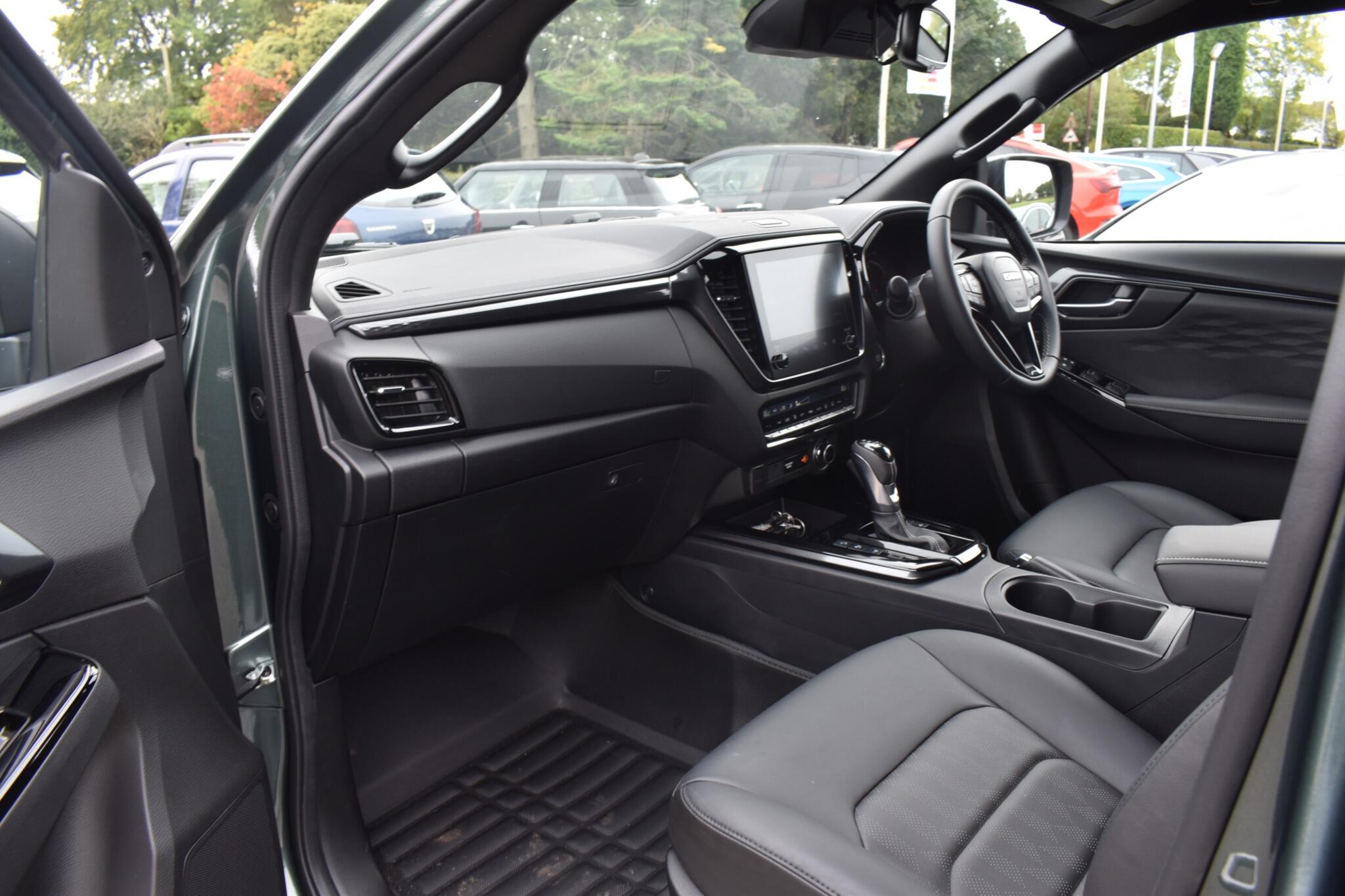 D-Max - 1.9 TD V-Cross Huntsman Auto 4WD Euro 6 - Image 19
